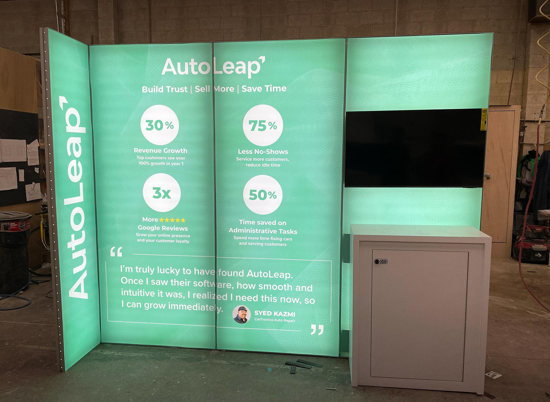 Autoleap backlit booth