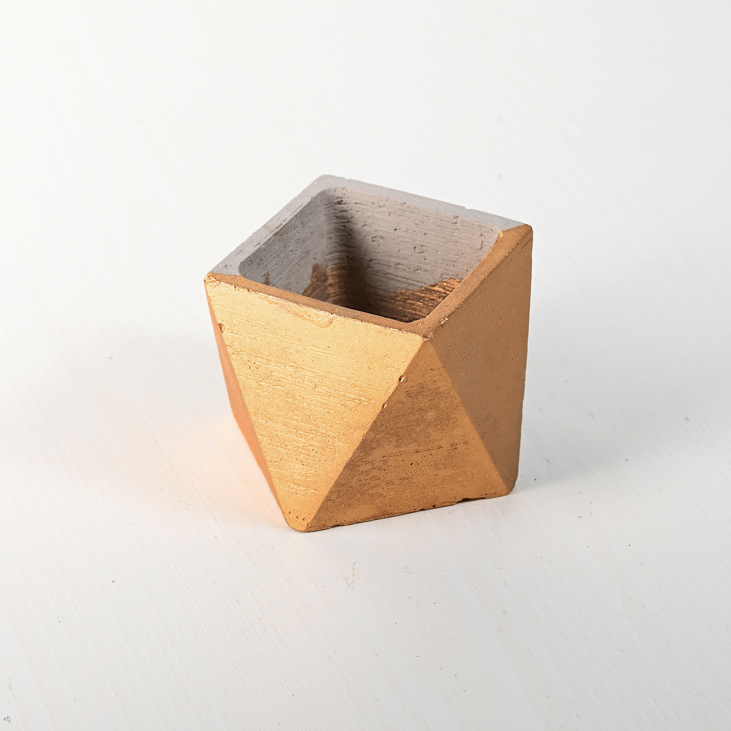 Concrete Plant pot  price : 59 EGP