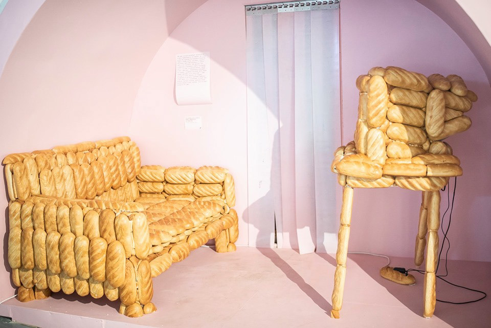 Ekaterina Zlaya. There Is A Place To "Batonitsya" For Legal. Bread installation. 2019
