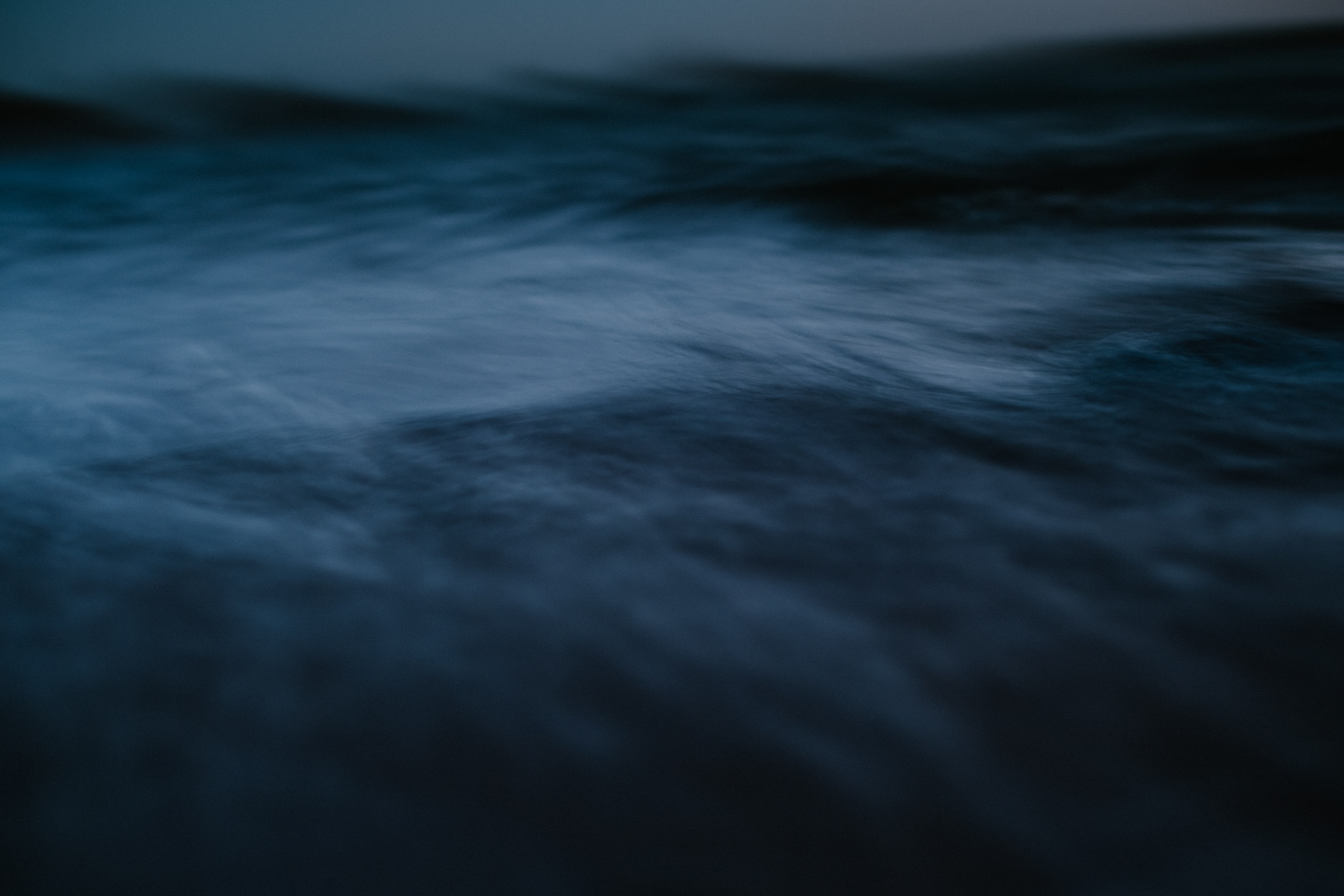 Vågor i natten. Print 30x40 matt papper  