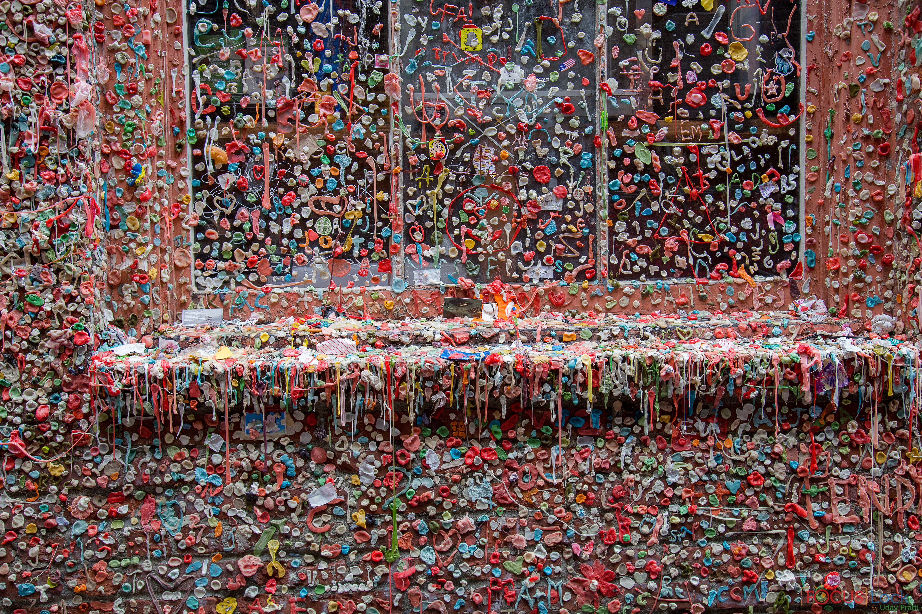 gross but an attraction, Famous gum wall
