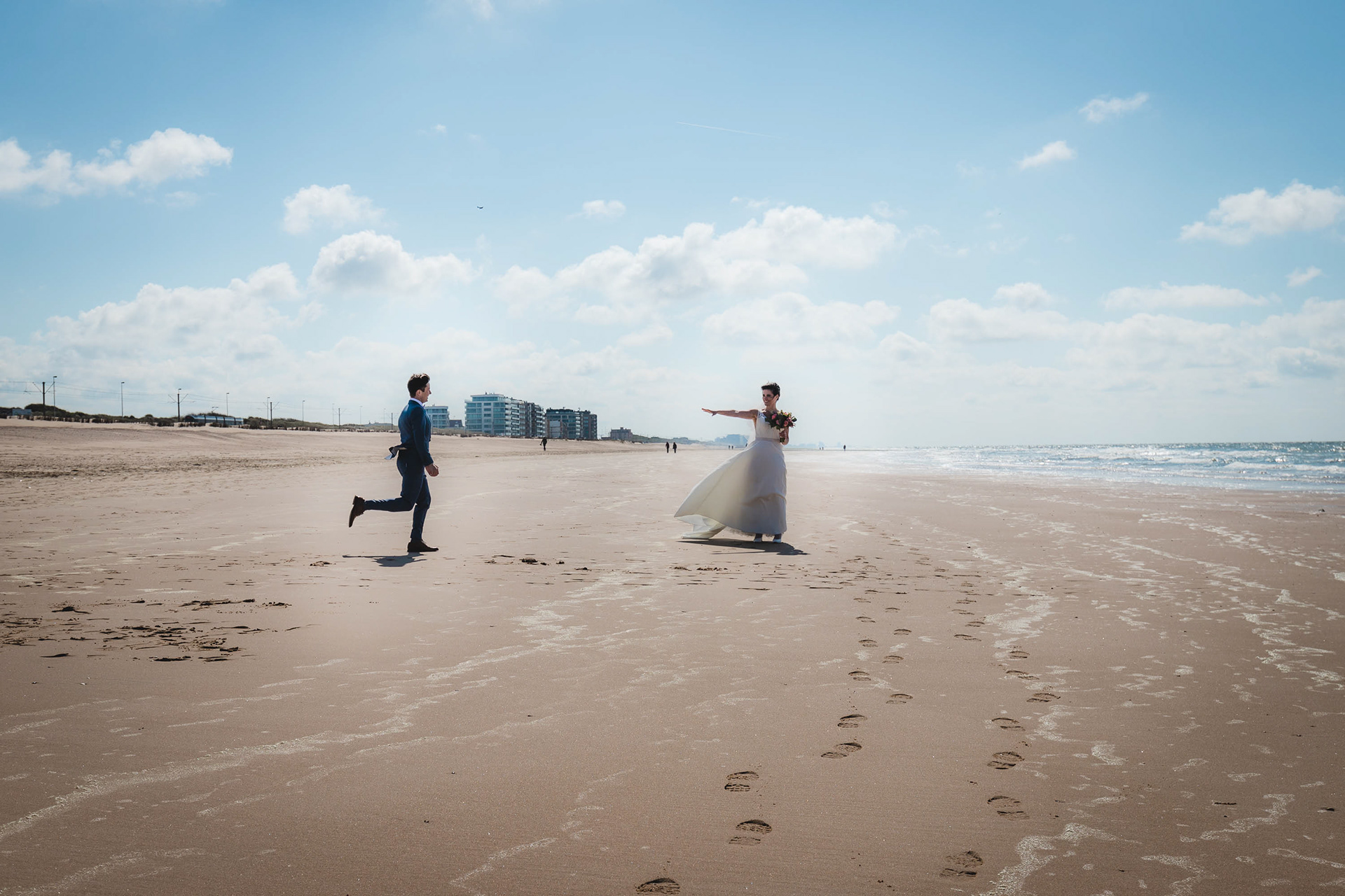 trouwfoto's maken op het strand