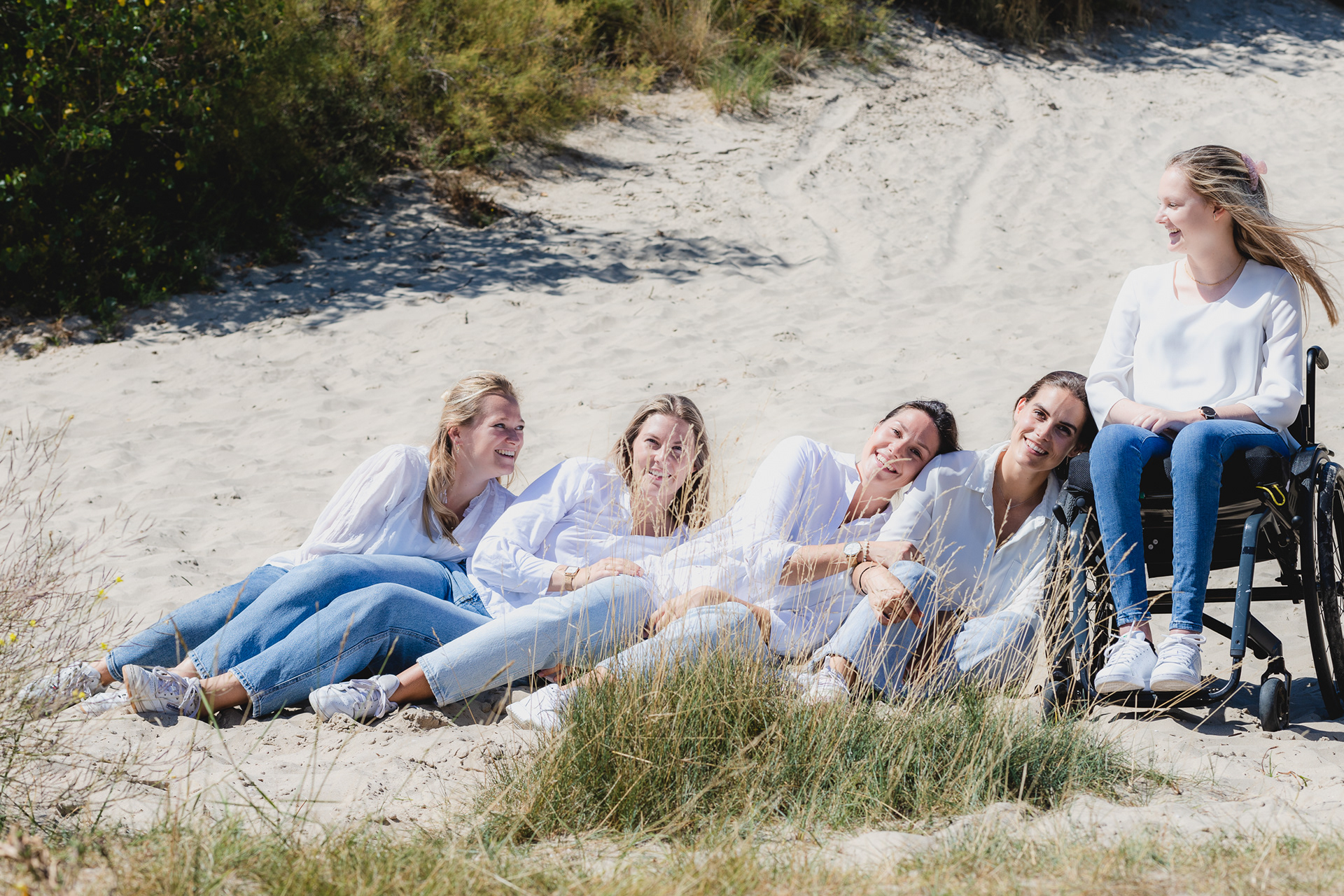 Met vriendinnen op het strand