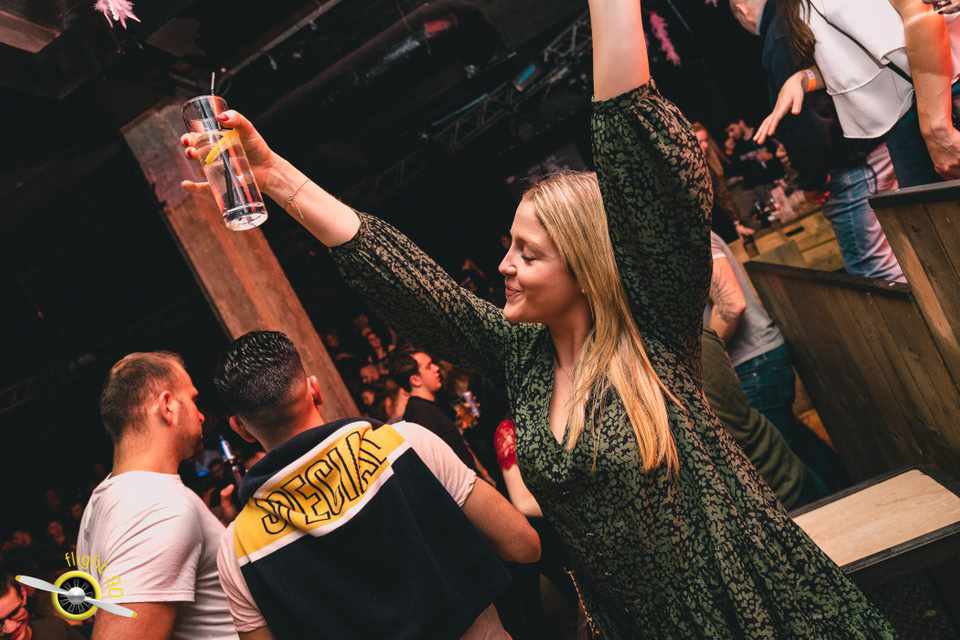 Het is vrijdag! Het is weekend! Party all night long