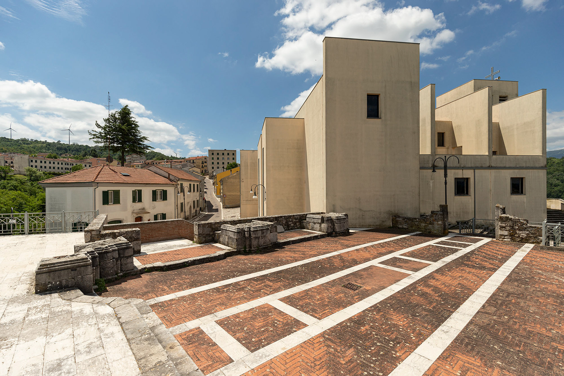 Chiesa Madre, G. Grassi, E. Guazzoni, Teora (AV), 1981-83