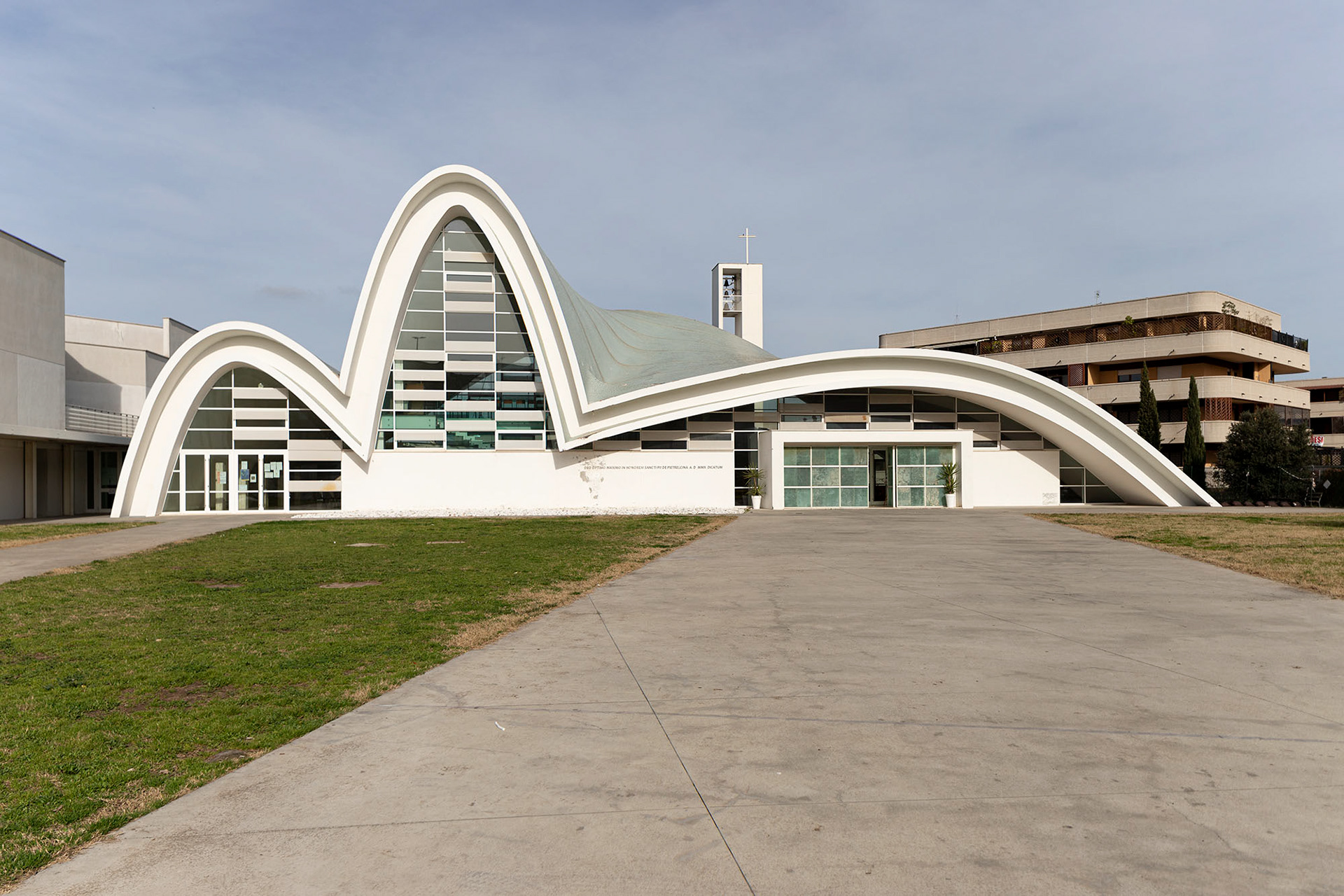 Chiesa di San Pio da Pietrelcina, A. Anselmi, Malafede – Roma, 2007-10