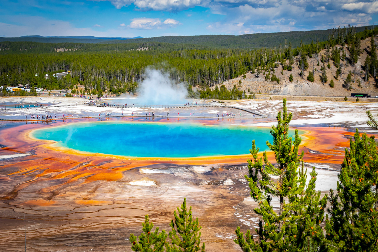 Grand Chromatic Pool, Yellowstone NP - Wyoming, USA