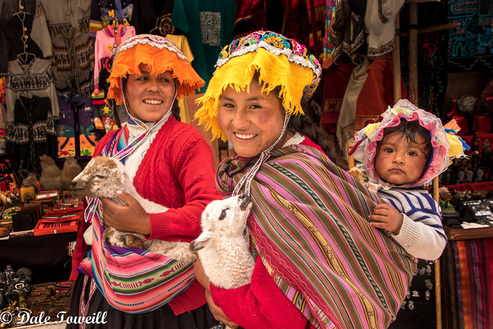 Market ladies - Peru