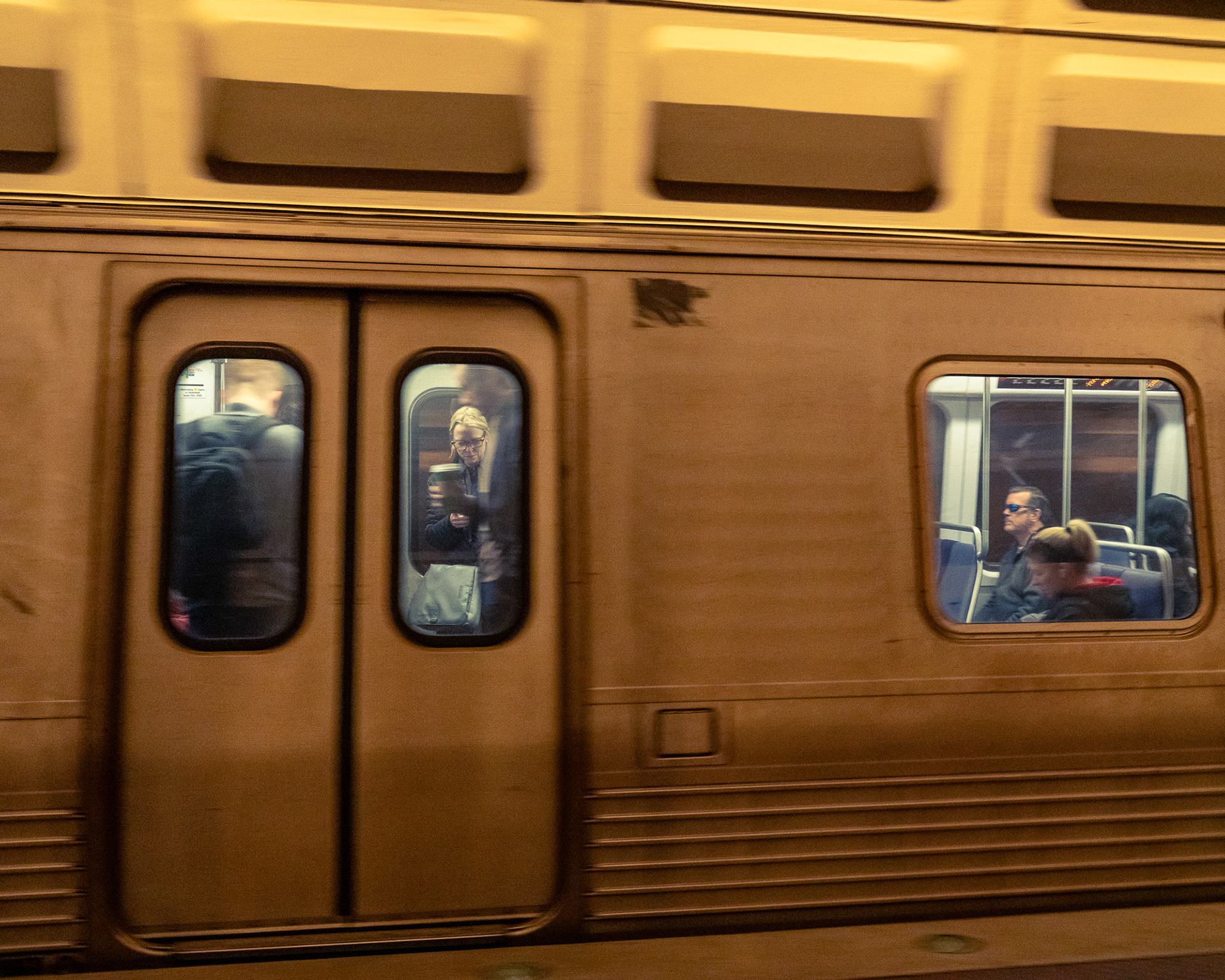 Fleeting moments - Metro screen time