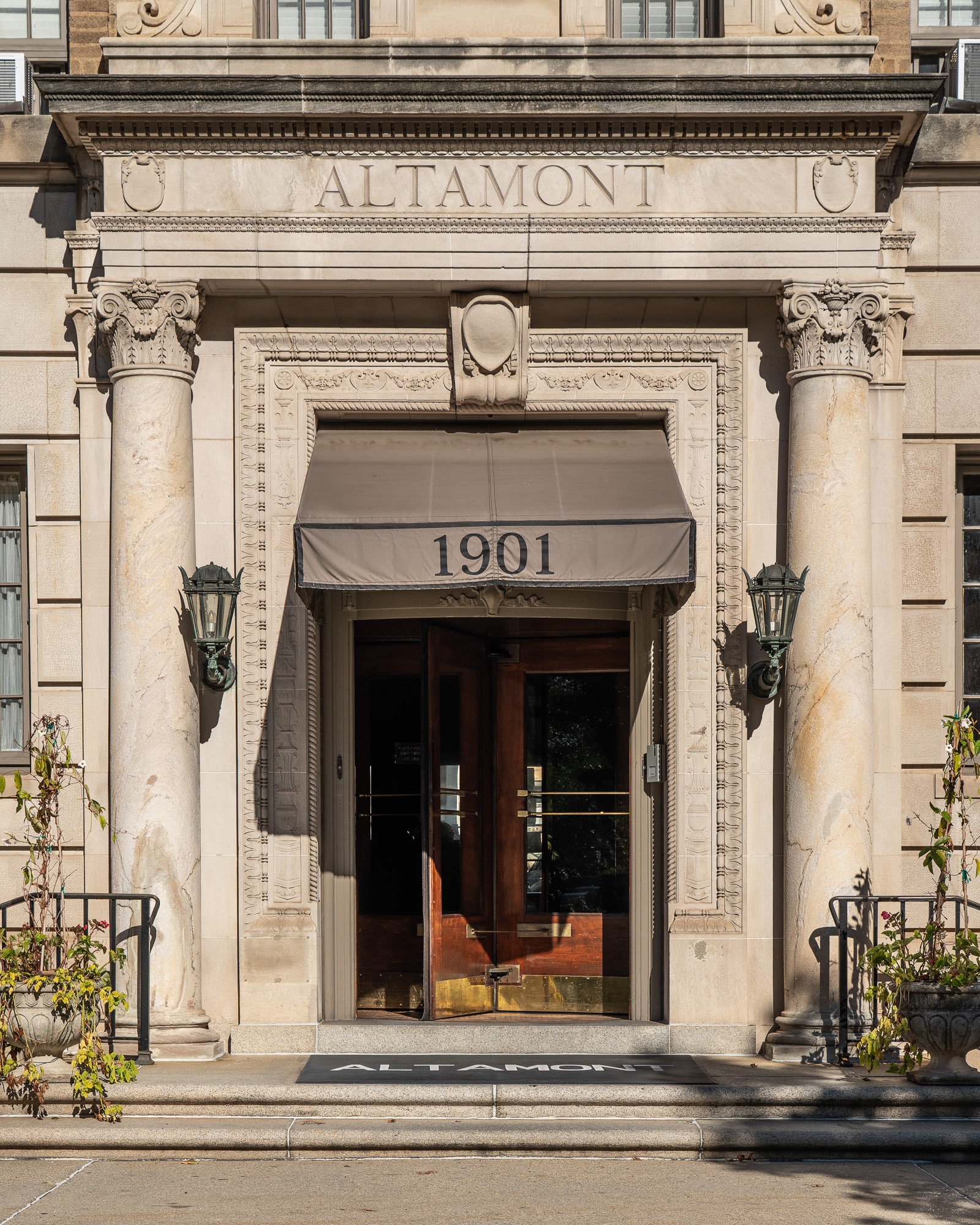 Building face - Altamont