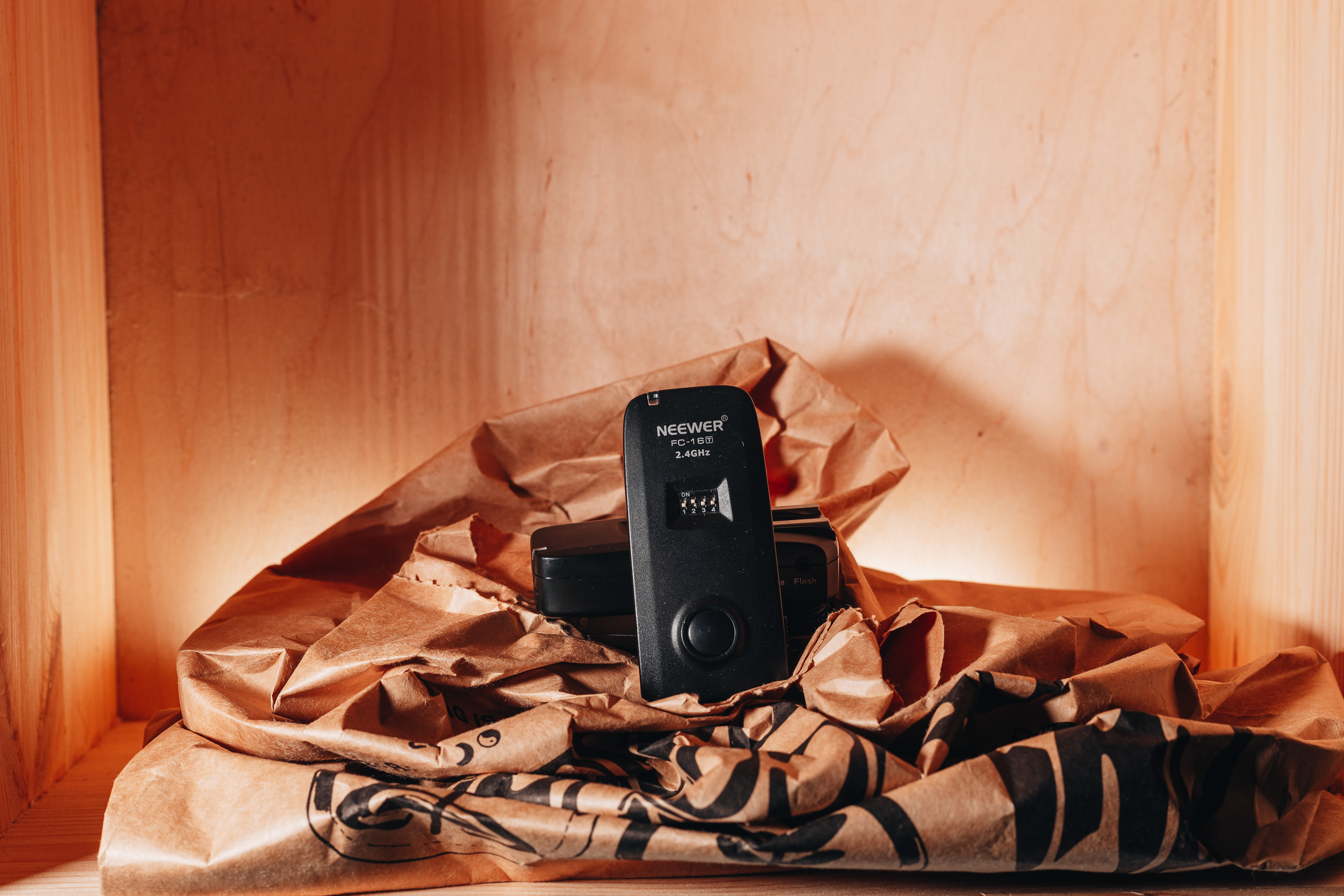 NEEWER FC-16 Wireless Remote and Trigger