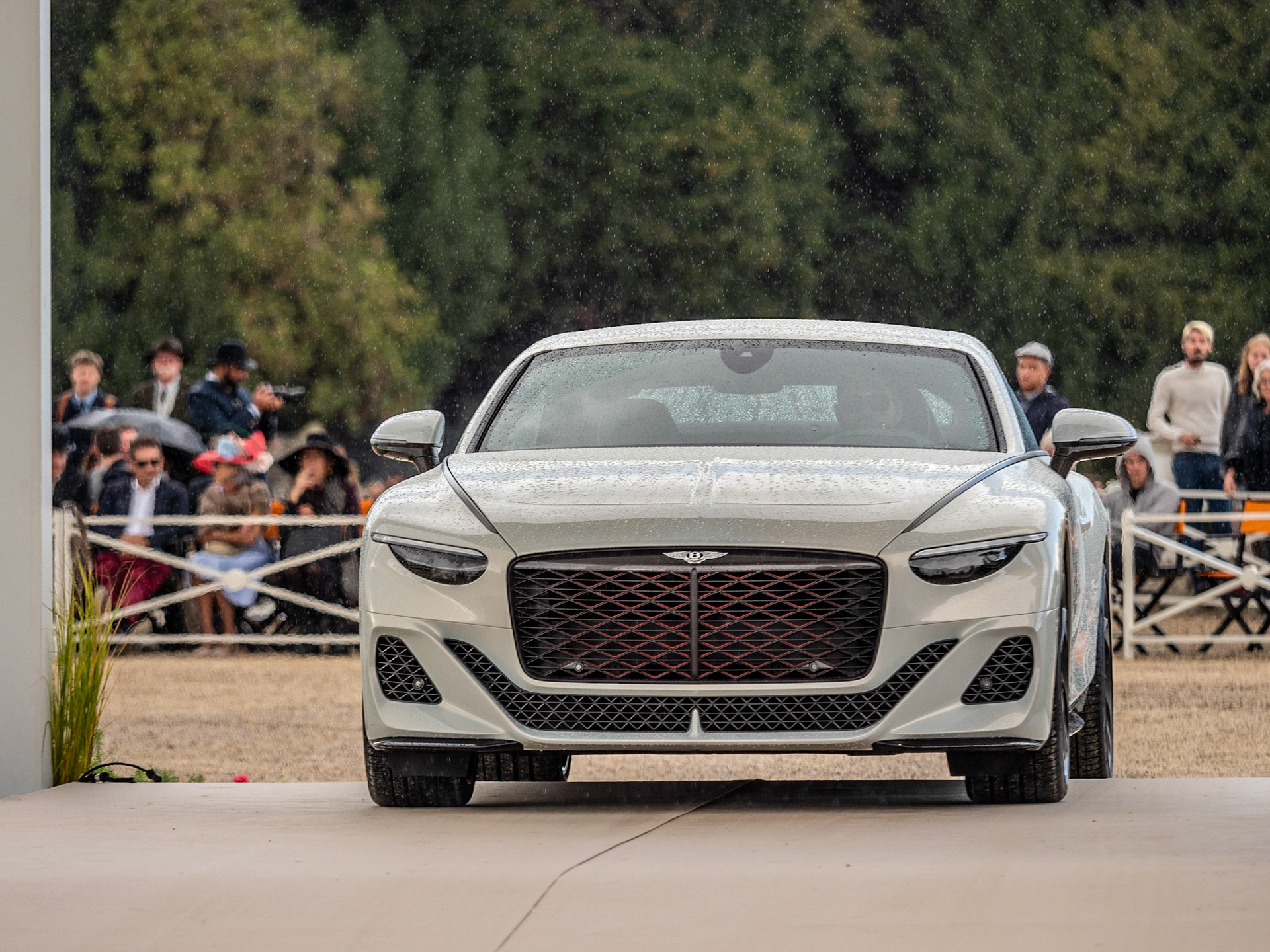 Chantilly Arts & Elegance 2022 Concorso di Eleganza CONCEPT CAR  Bentley Mulliner BATUR