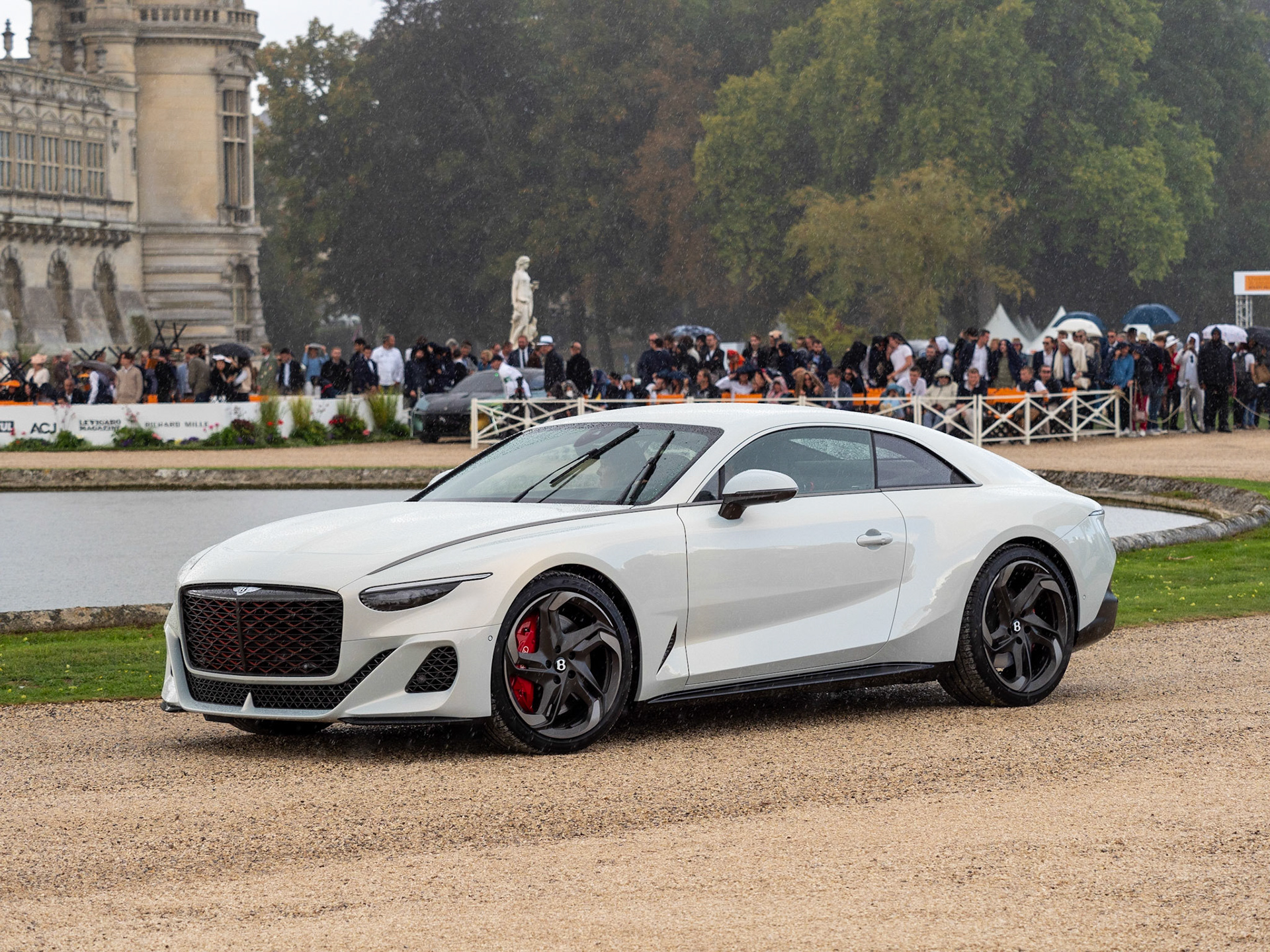 Chantilly Arts & Elegance 2022 Concorso di Eleganza CONCEPT CAR  Bentley Mulliner BATUR