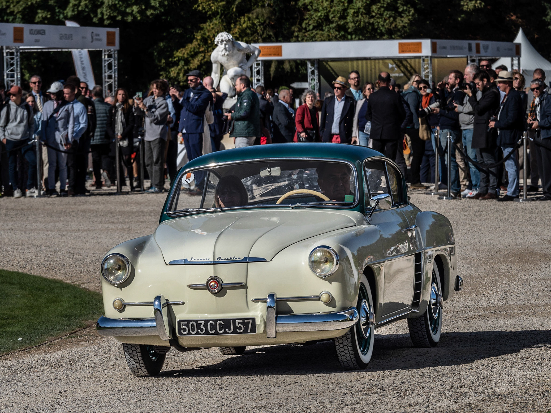 Autobleue 4 CV CHAPRON