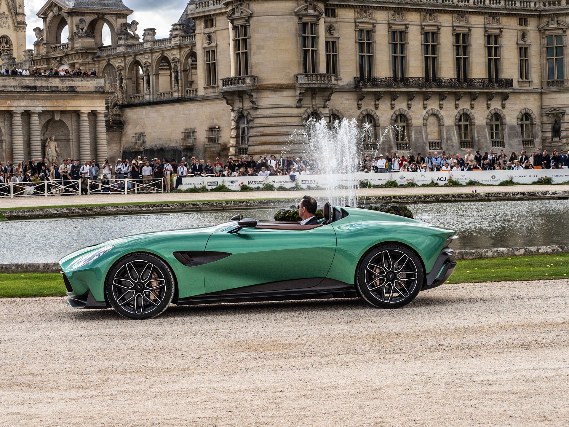 Chantilly Arts & Elegance 2022 Concorso di Eleganza CONCEPT CAR  Aston Martin DBR 22  BEST SHOW
