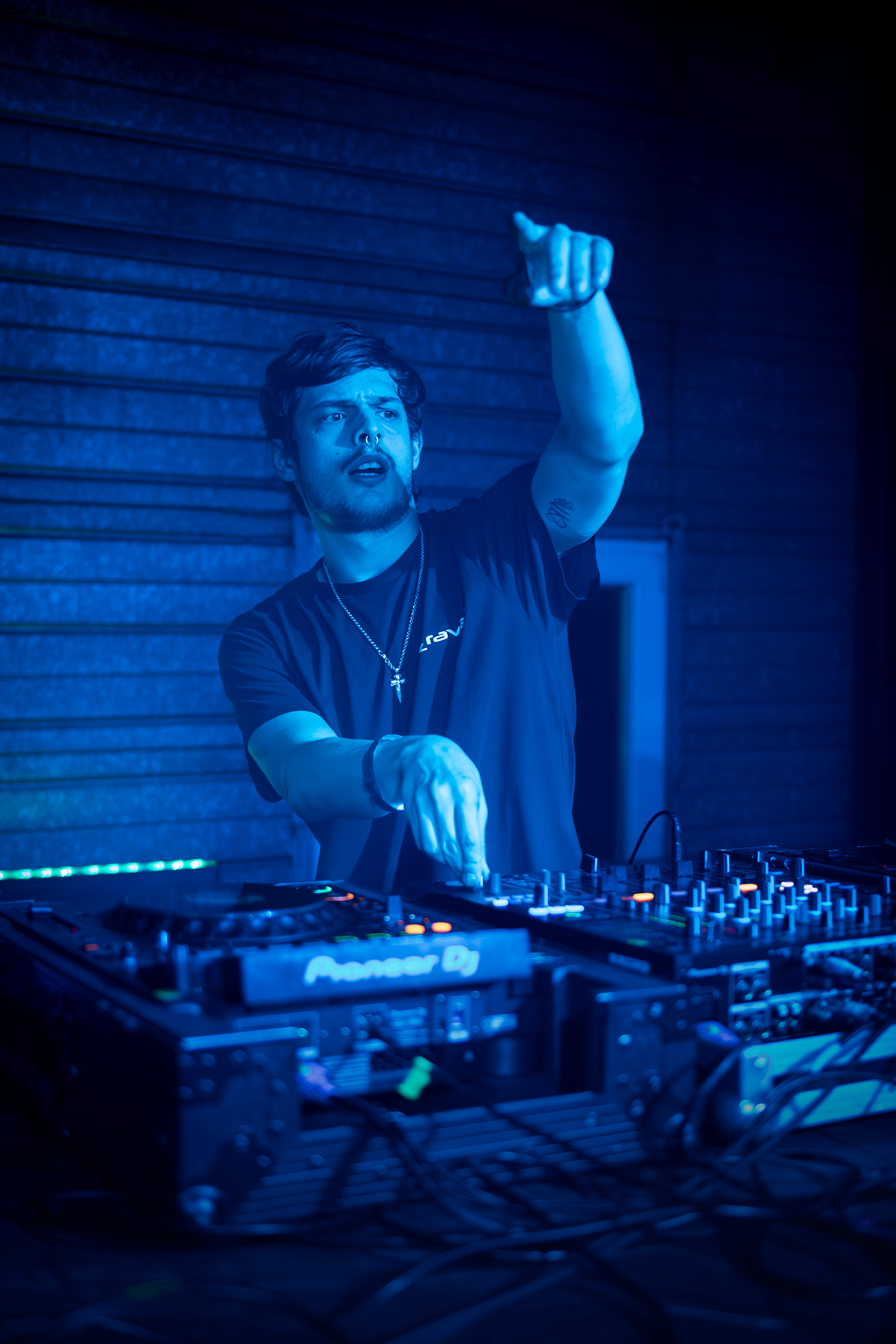 Warehouse Alice en rave 6 Paris (F!SHER)