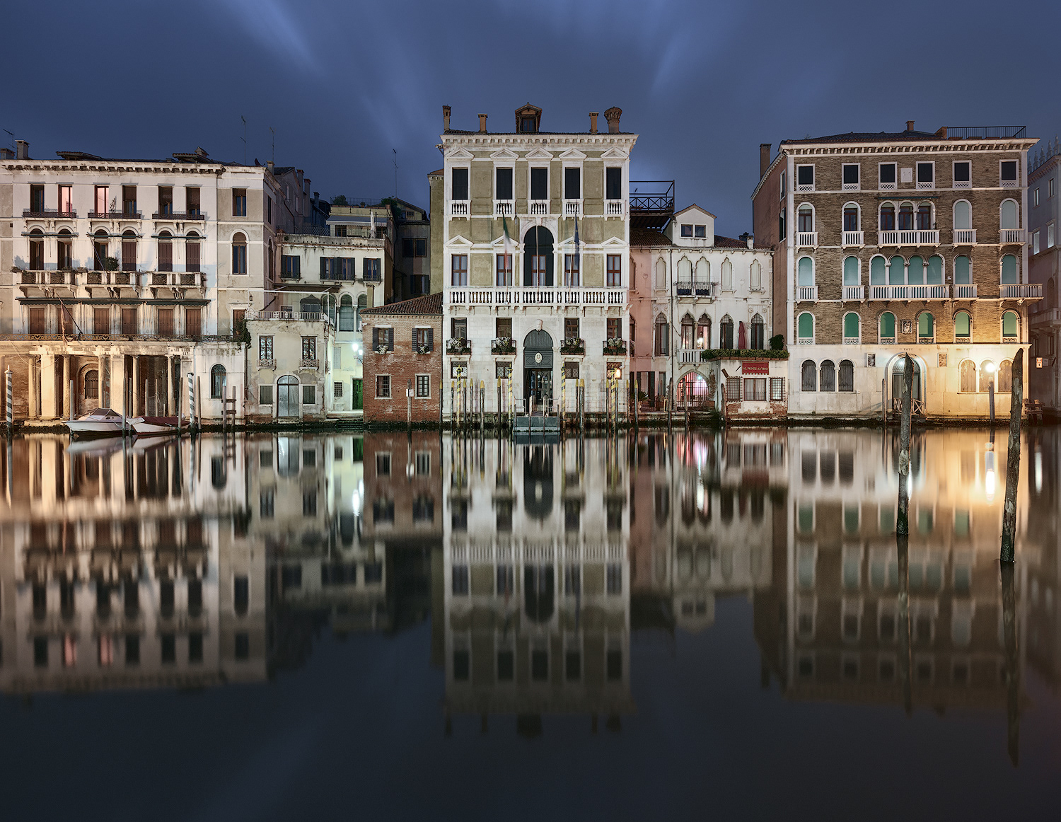 Palazzi riflessi sul Gran Canal, Venezia
