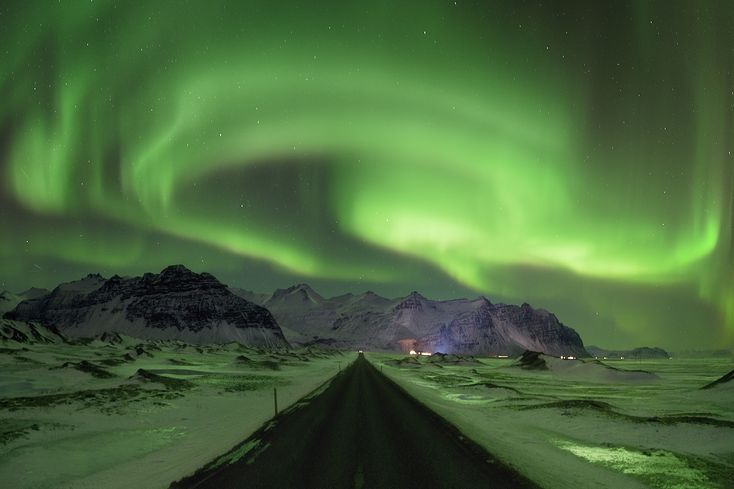 Aurora boreale sopra la Ring Road, Islanda