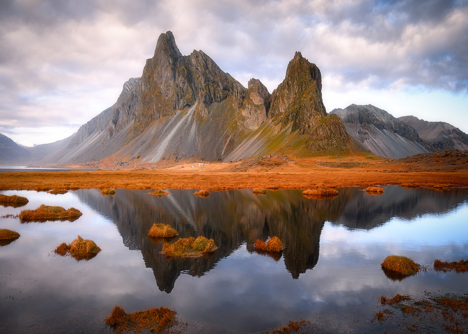 Krossanesfjall riflessa, Islanda