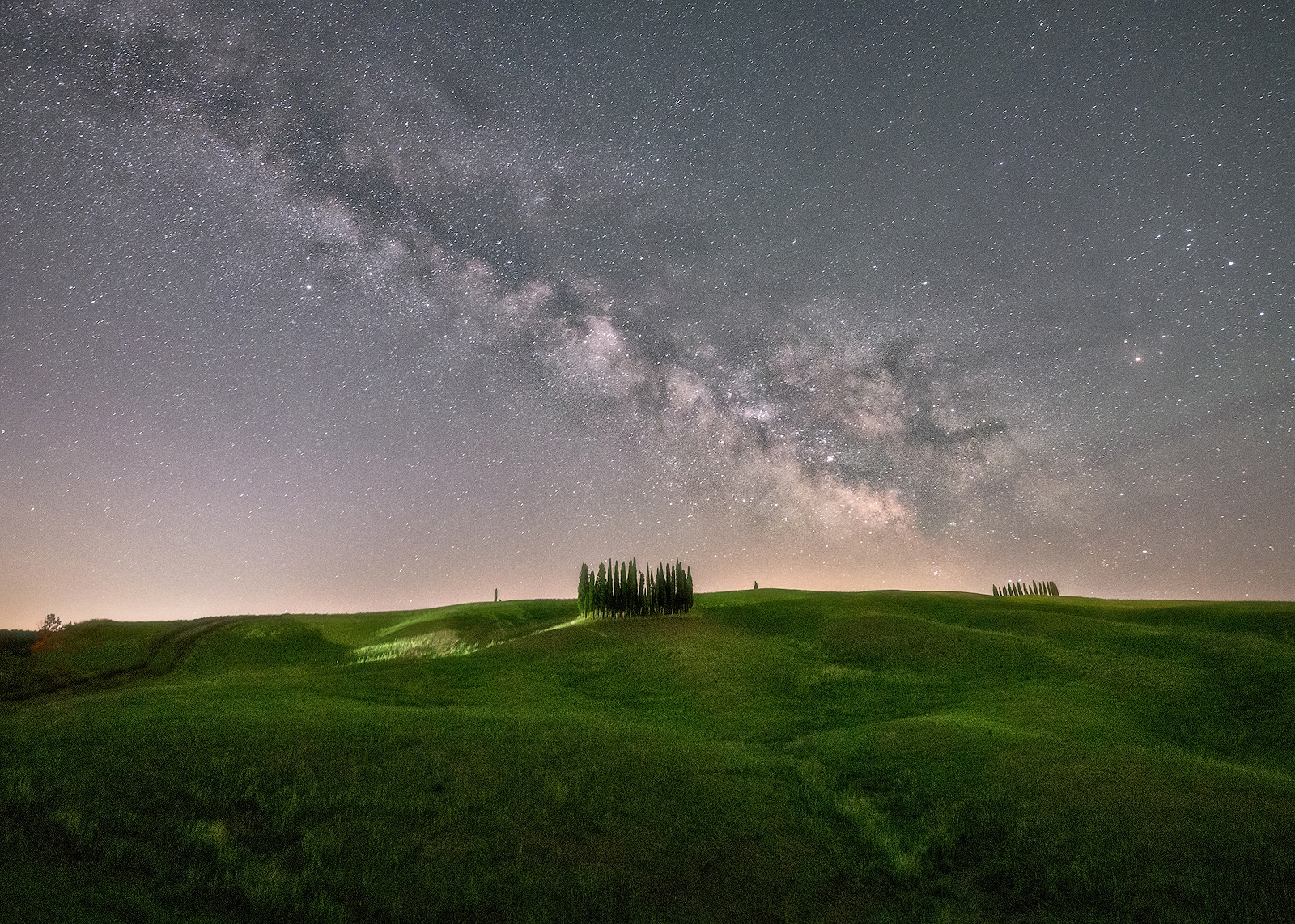 Via Lattea sopra i cipressi di San Quirico d'Orcia