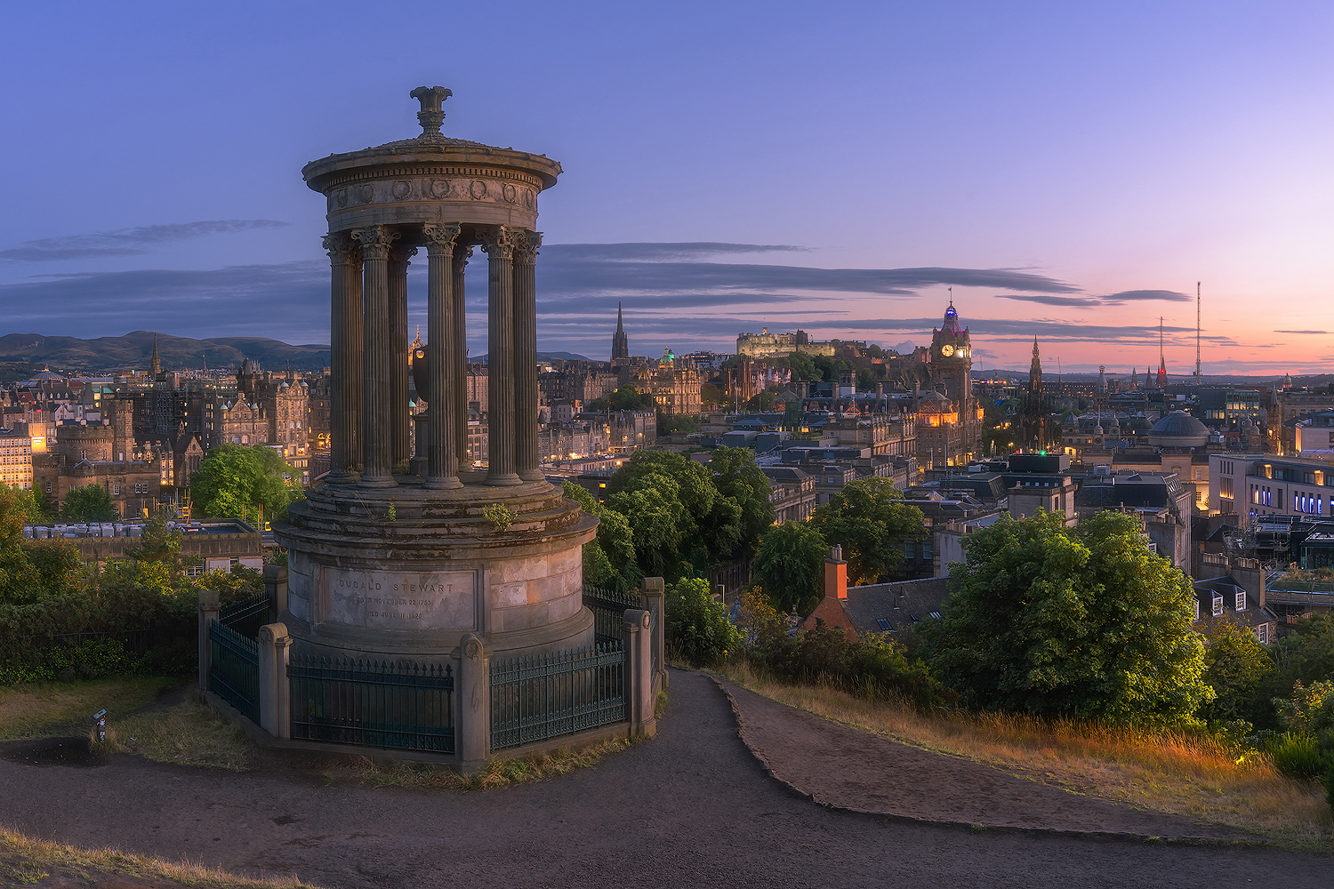 Edimburgo fotografata al tramonto da Calton Hill