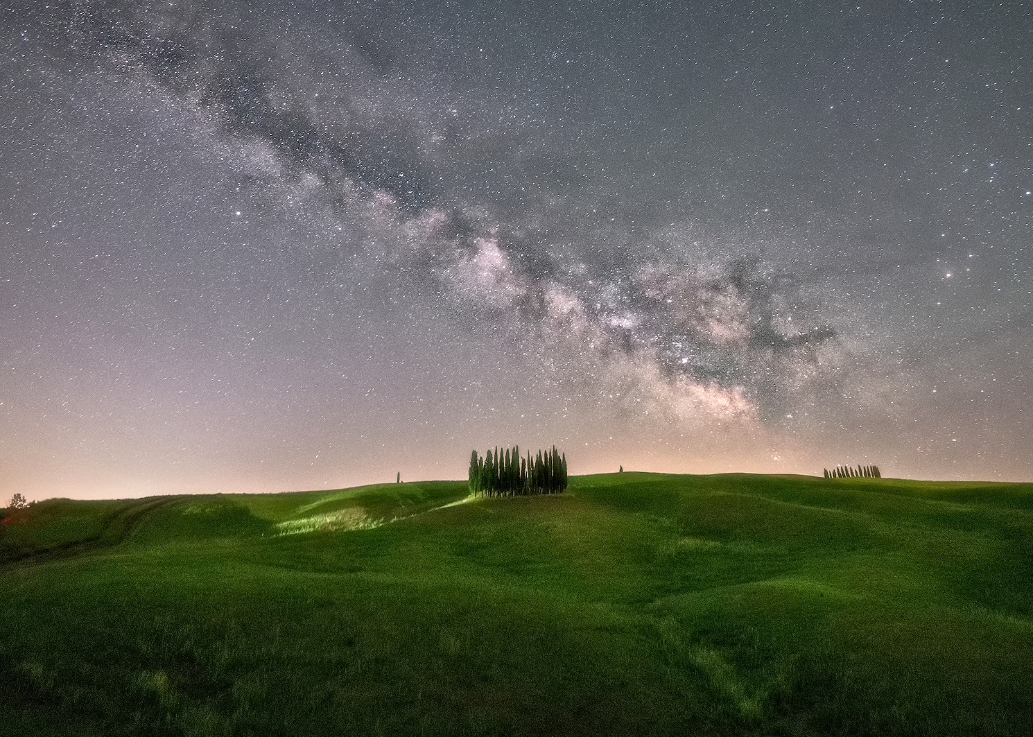Via Lattea sopra i cipressi della Val d'Orcia, fotografia di paesaggio di Nicola Chinellato