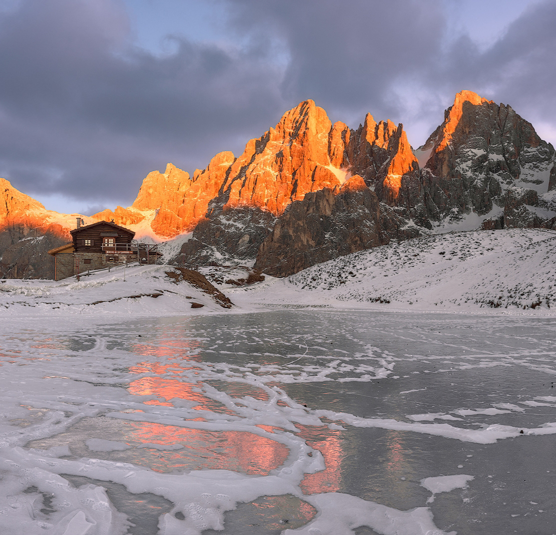 Baita Segantini e Pale di San Martino