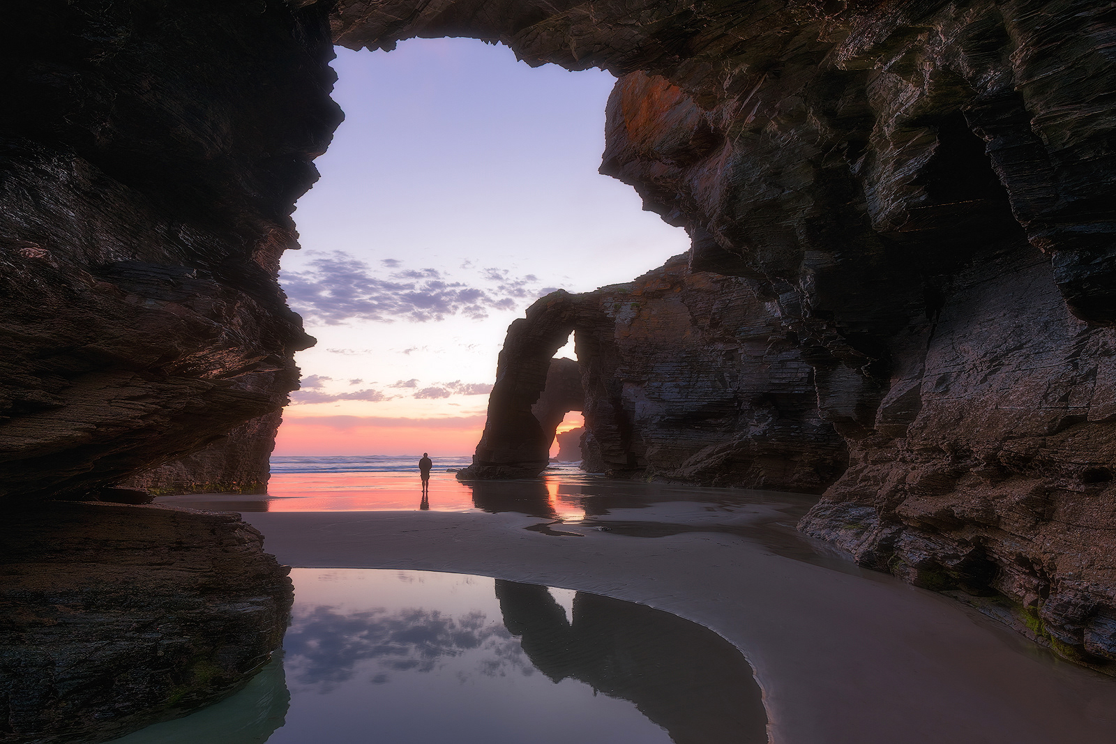 Praia das Catedrais all'alba, Galizia