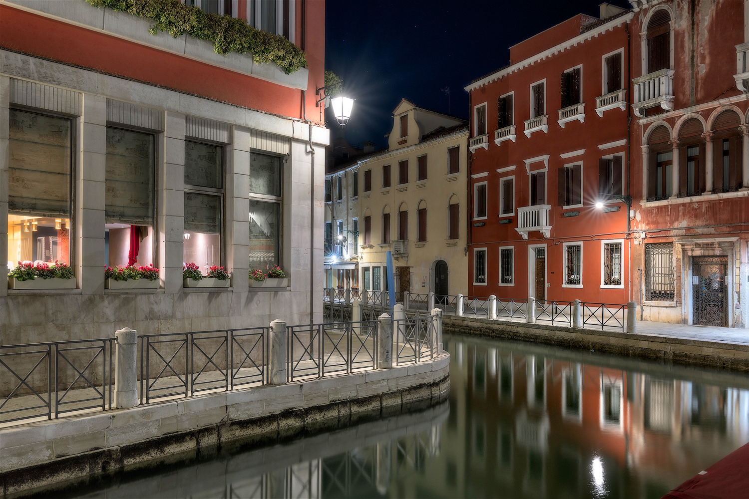 Venezia fotografata di notte