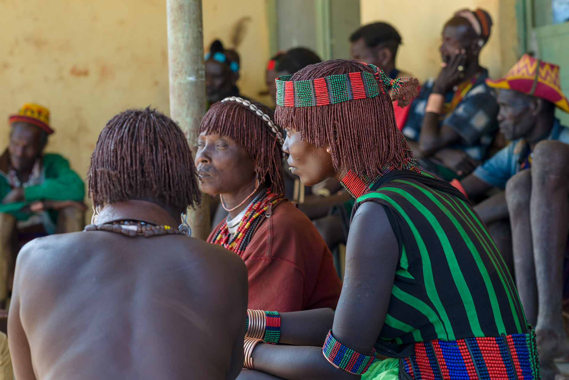 The Asile complaints committe meet with ERCS to discuss issues with previous distributions, among which were the removal the ear tags for use as ornamentation.