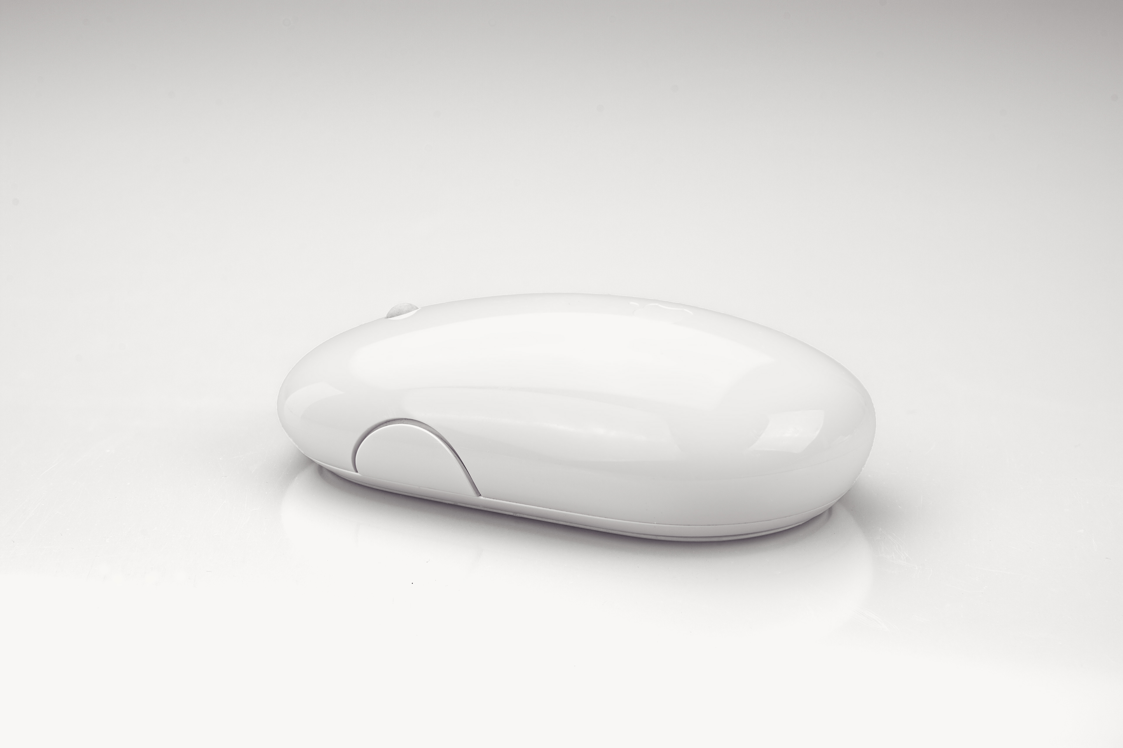 Apple Mighty Mouse (Wireless) No. 1
