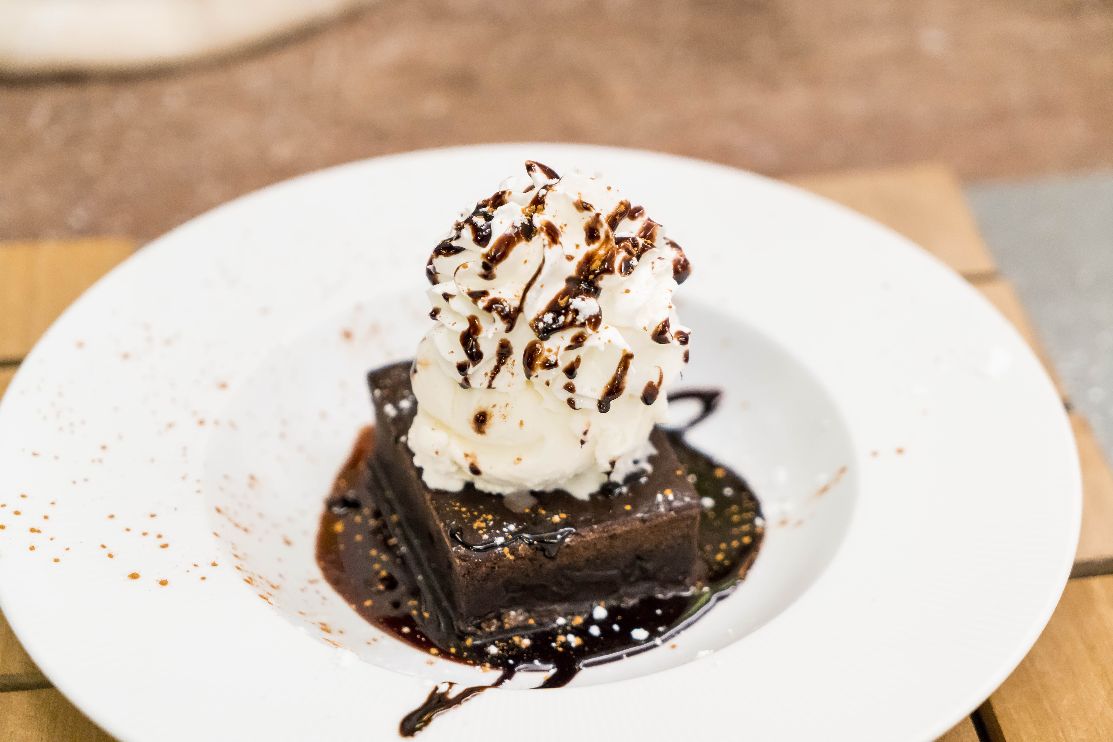Chocolate Brownie w/ Ice-Cream