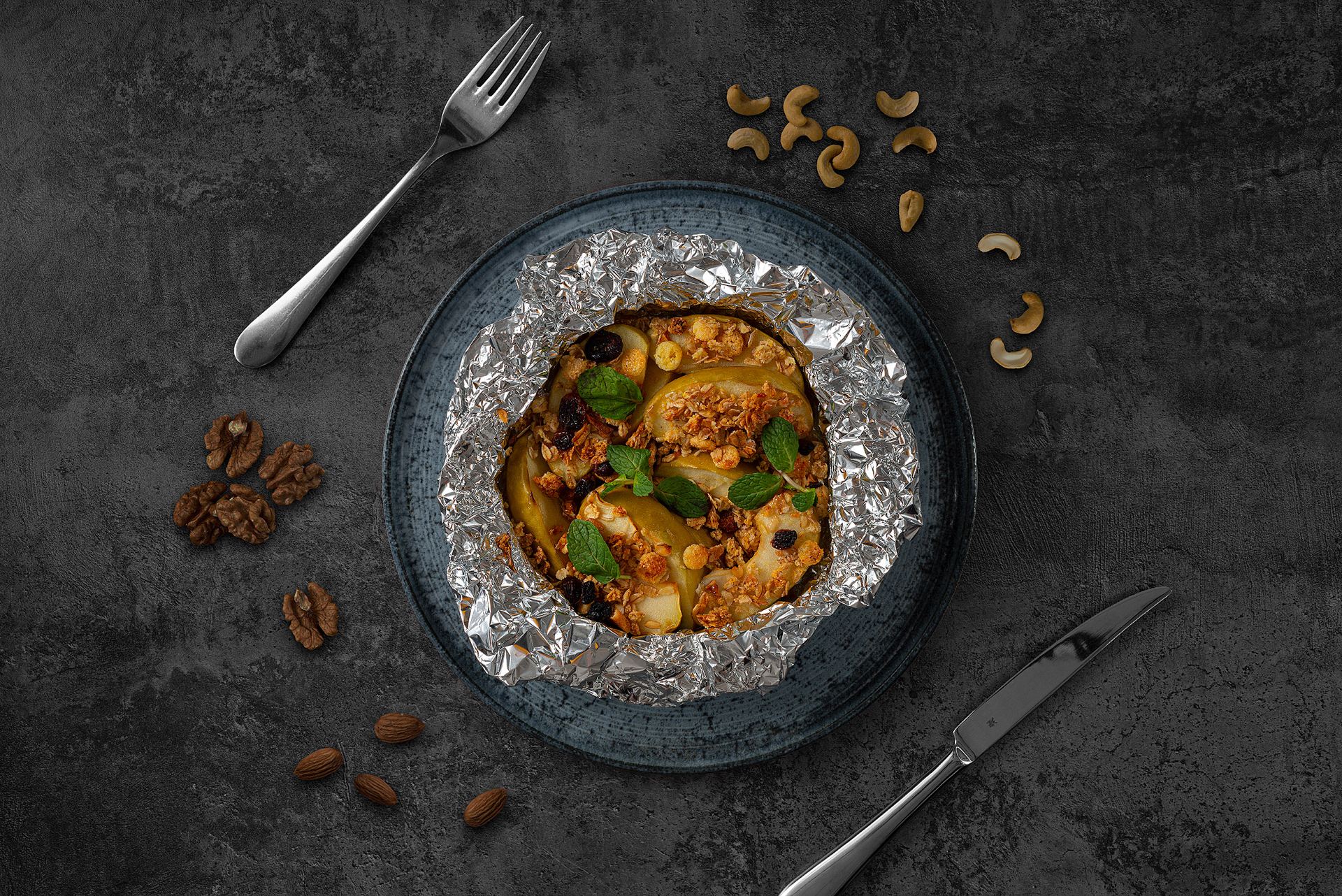 Профессиональный снимок яблочного десерта для сайта заказчика