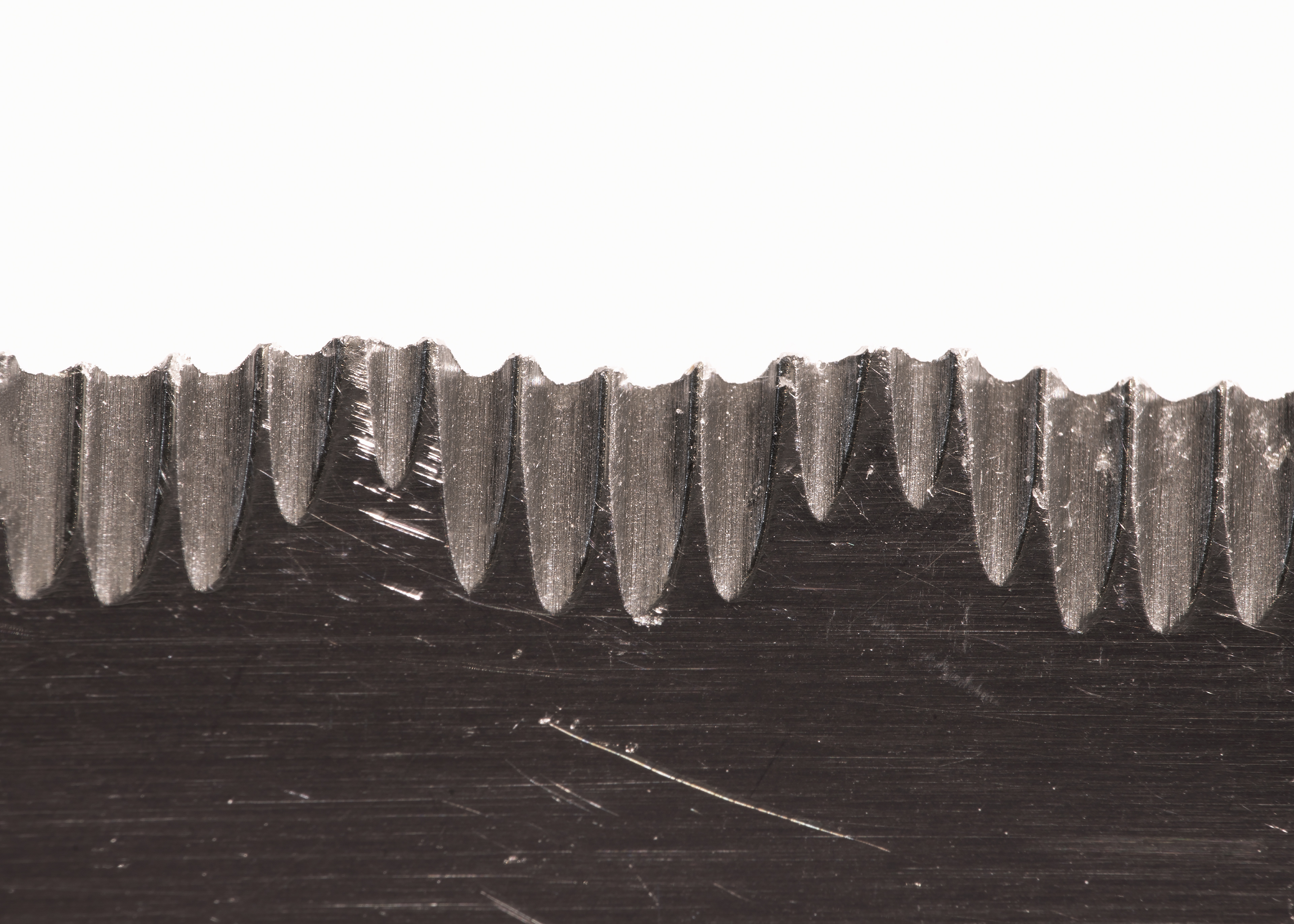 Cutting edge of a knife