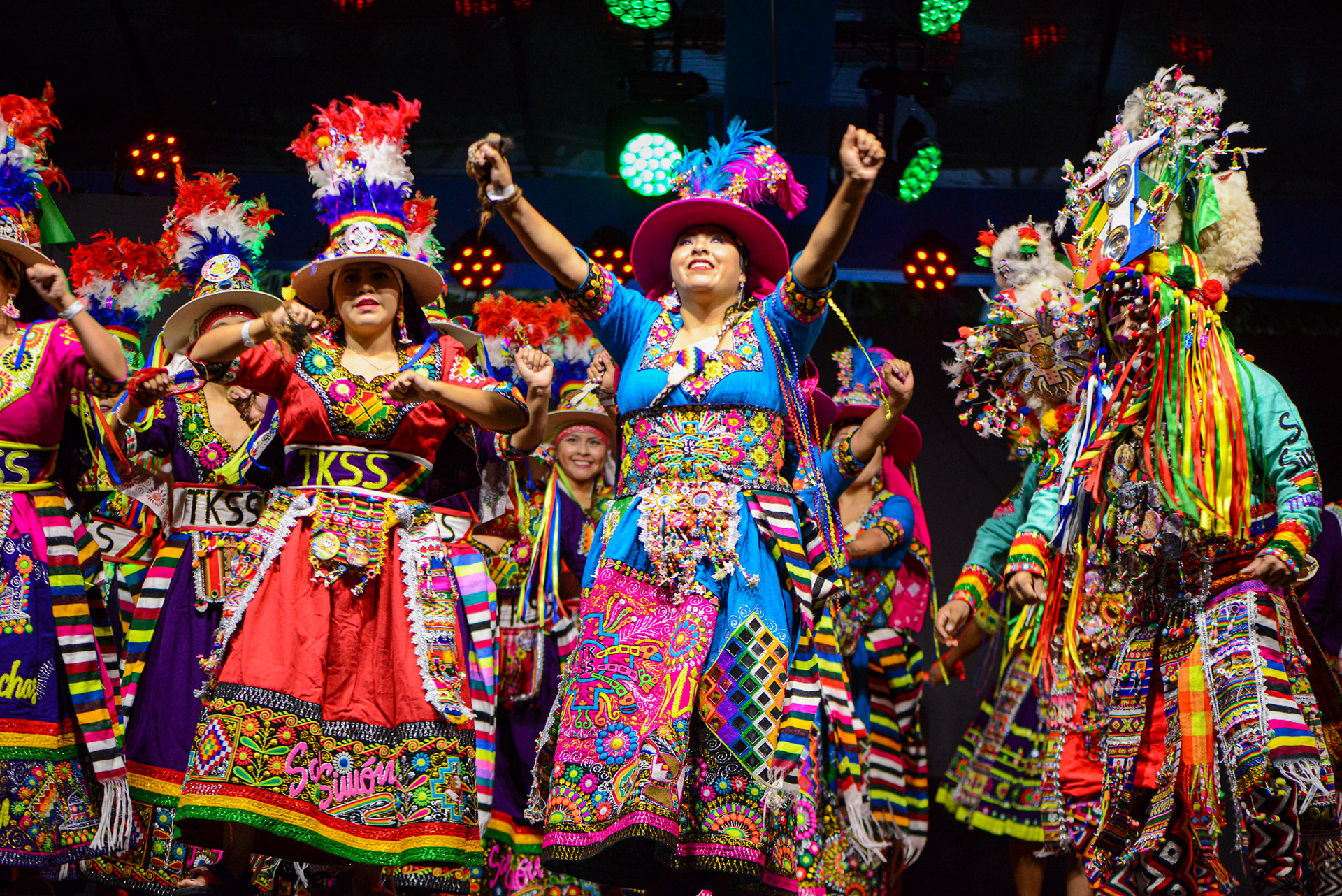 Dança Boliviana na Festa do Imigrante