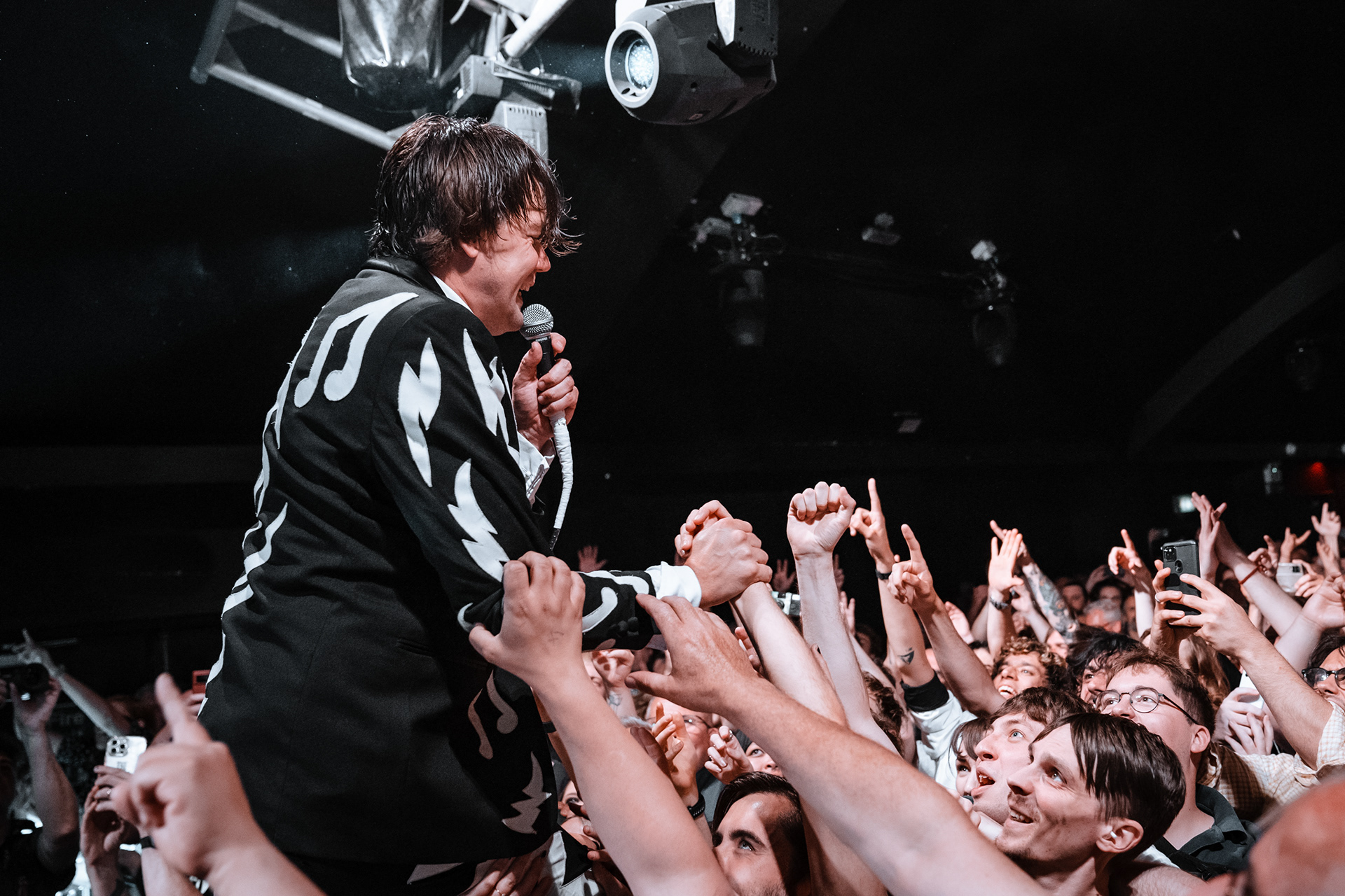 THE HIVES