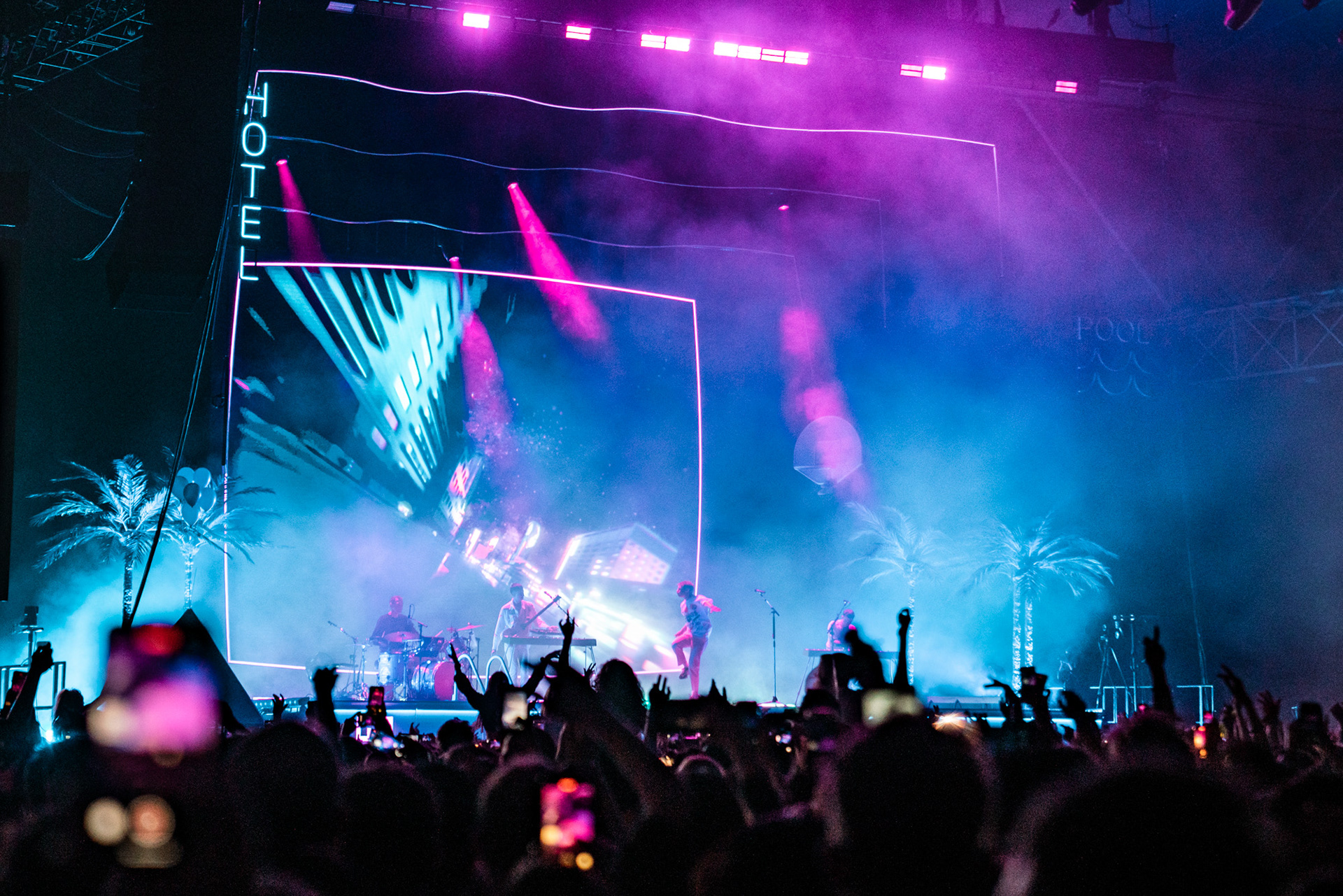 GLASS ANIMALS