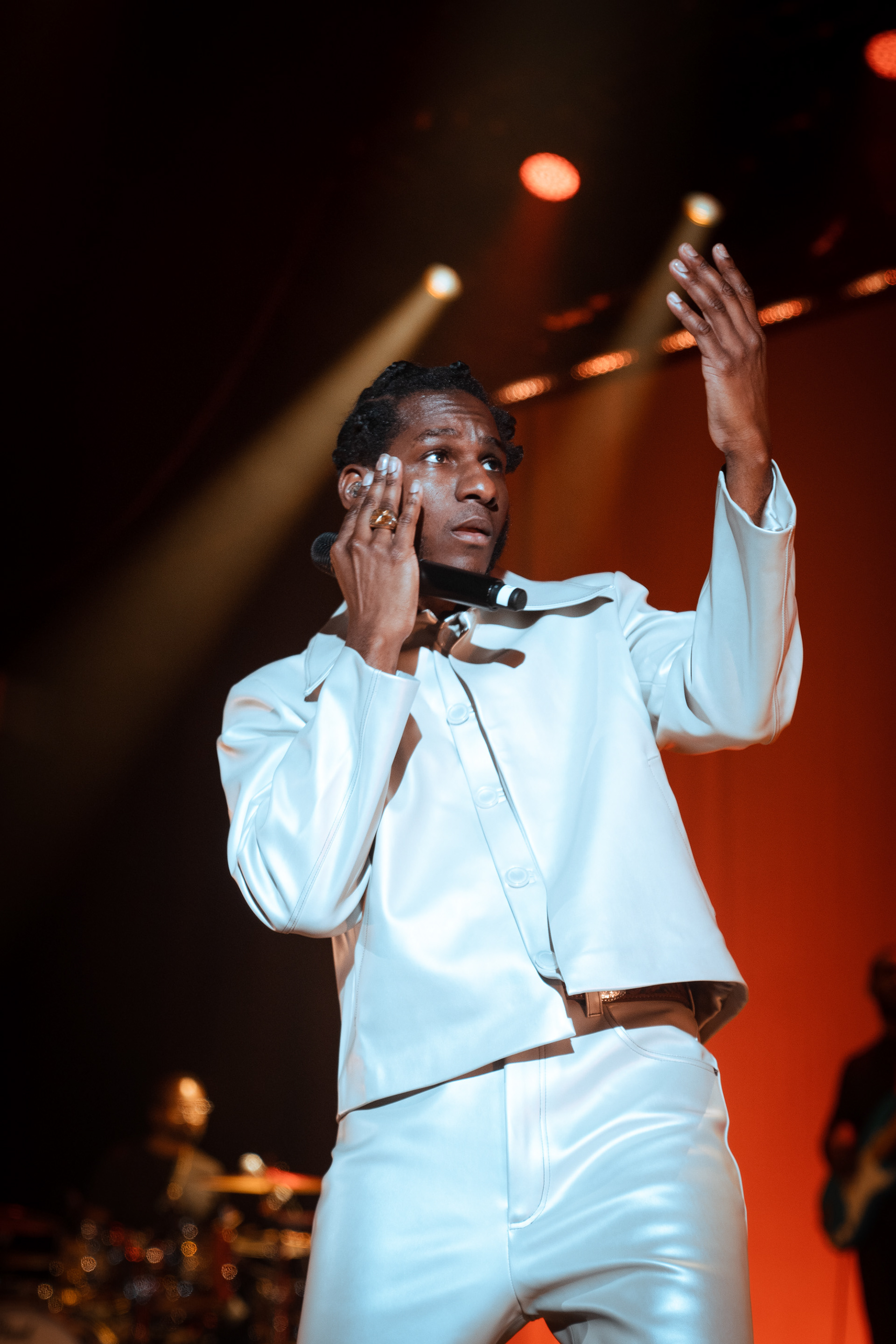 LEON BRIDGES
