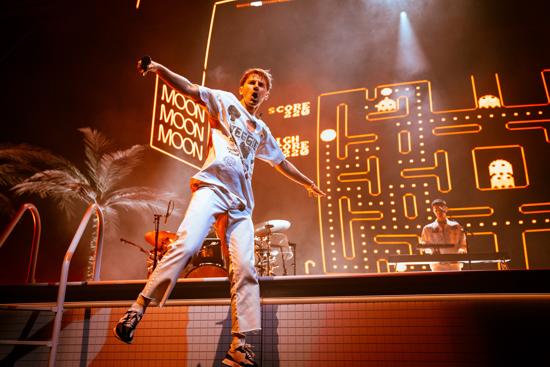 GLASS ANIMALS