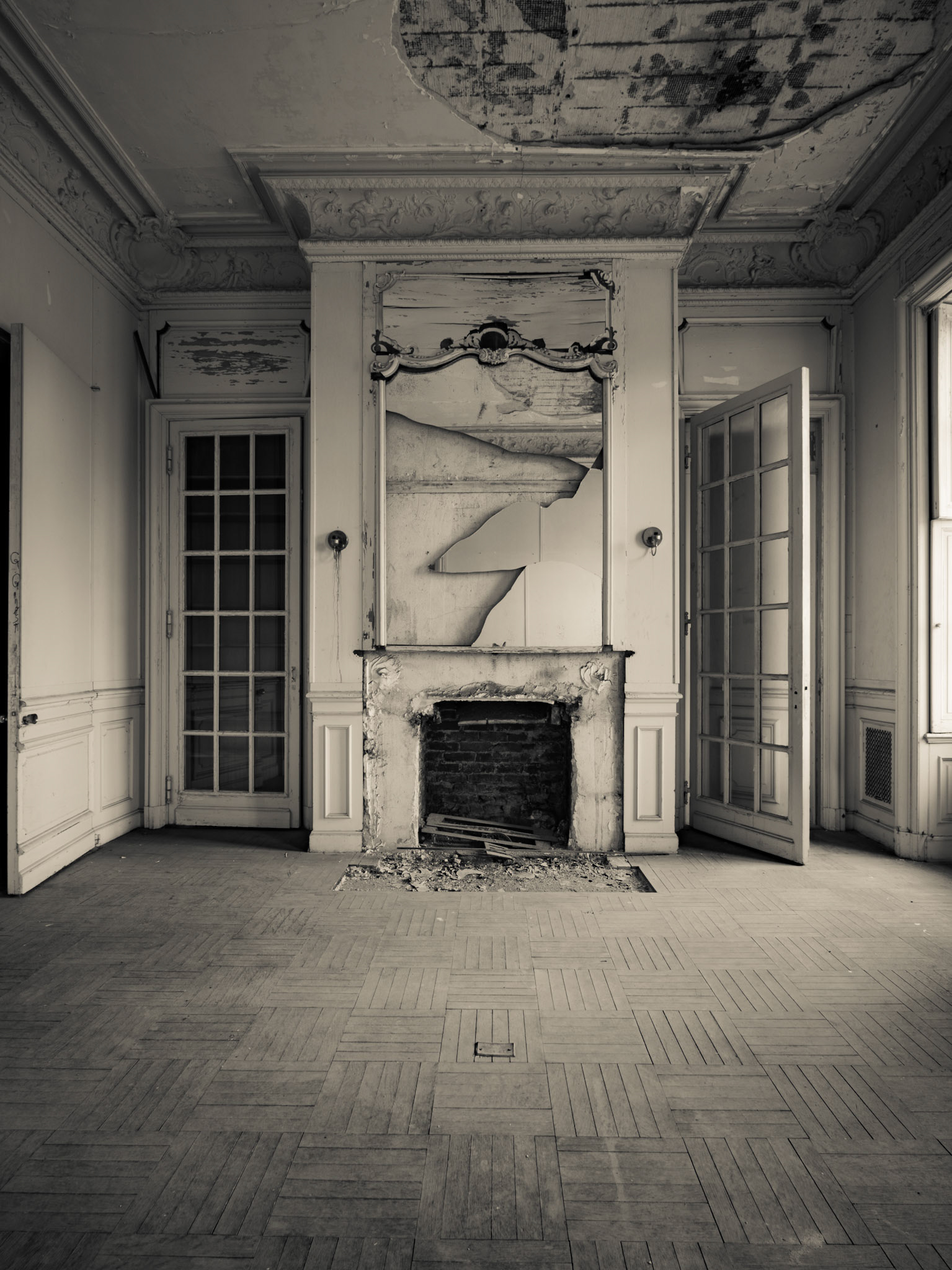 Missing Mantel