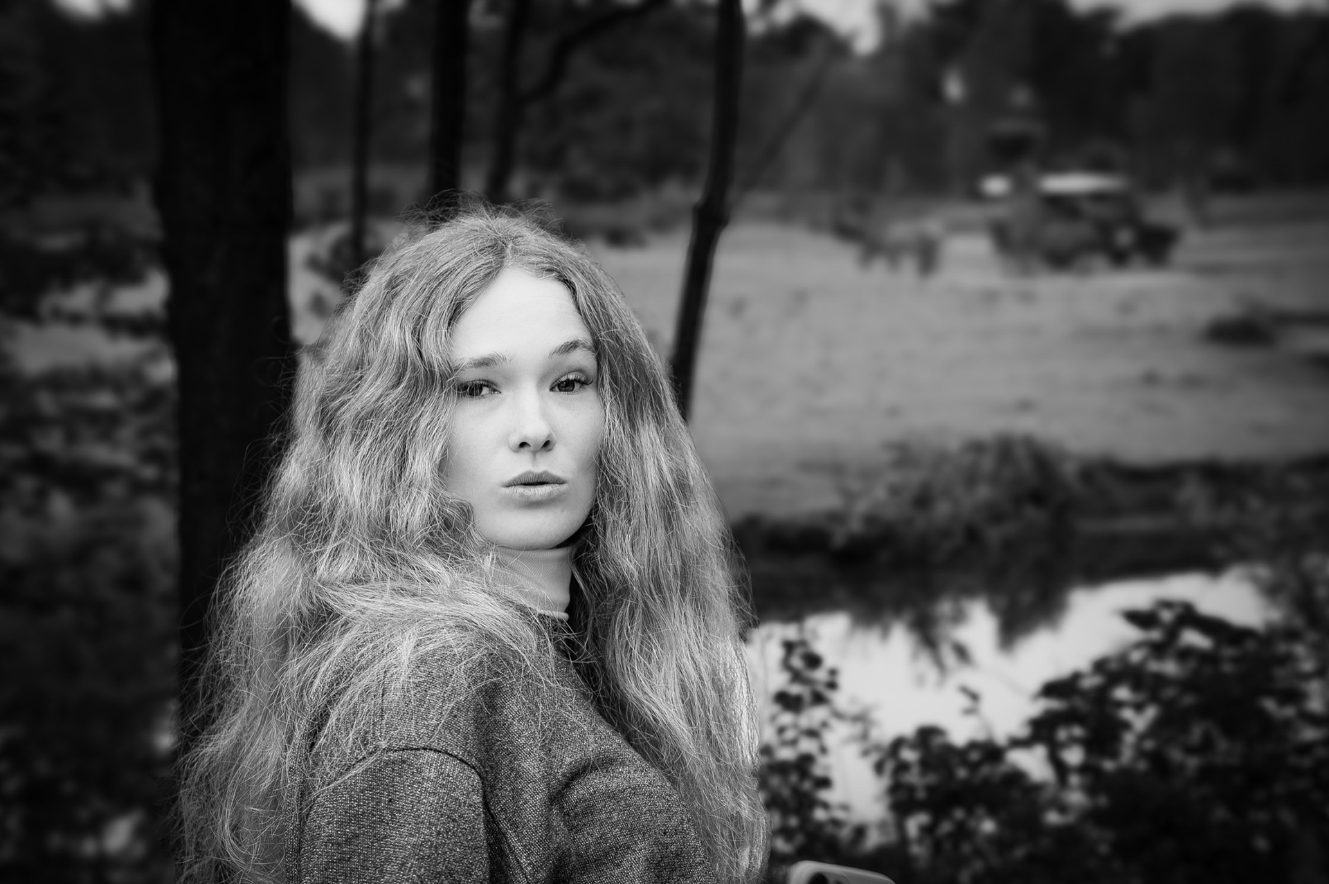 Sasha Sytenko — monochrome location portrait. Photography: Martin Fennema.