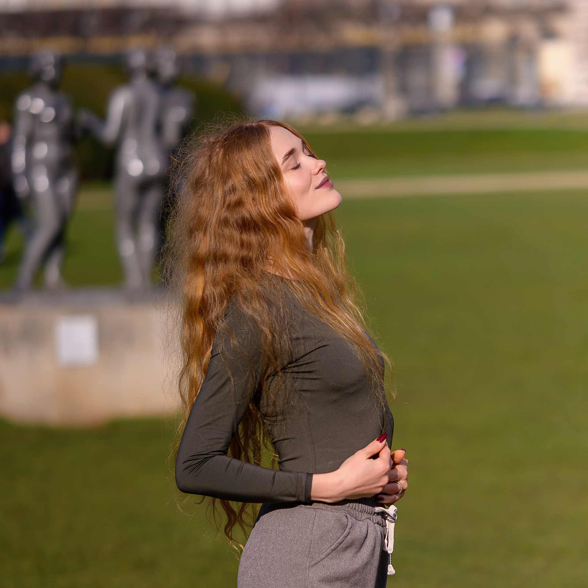 Sasha Sytenko — sunlit profile. Photography: Martin Fennema.