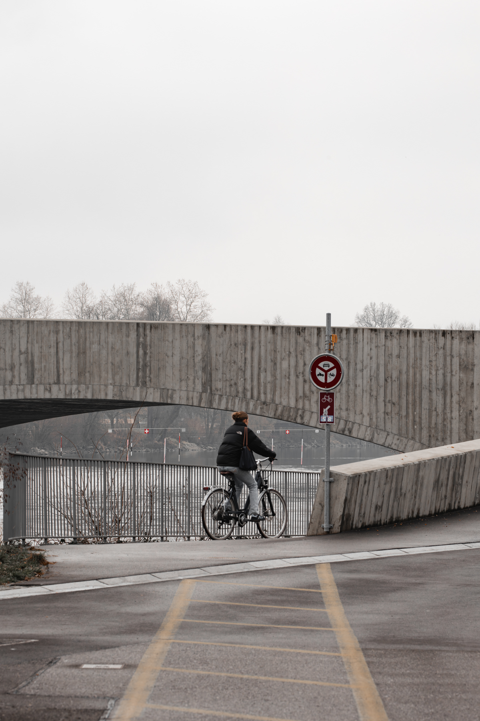 MKPHOTO, Architekturfotograf aus Aarau, Pont Neuf Aarau, Start der Brücke. 