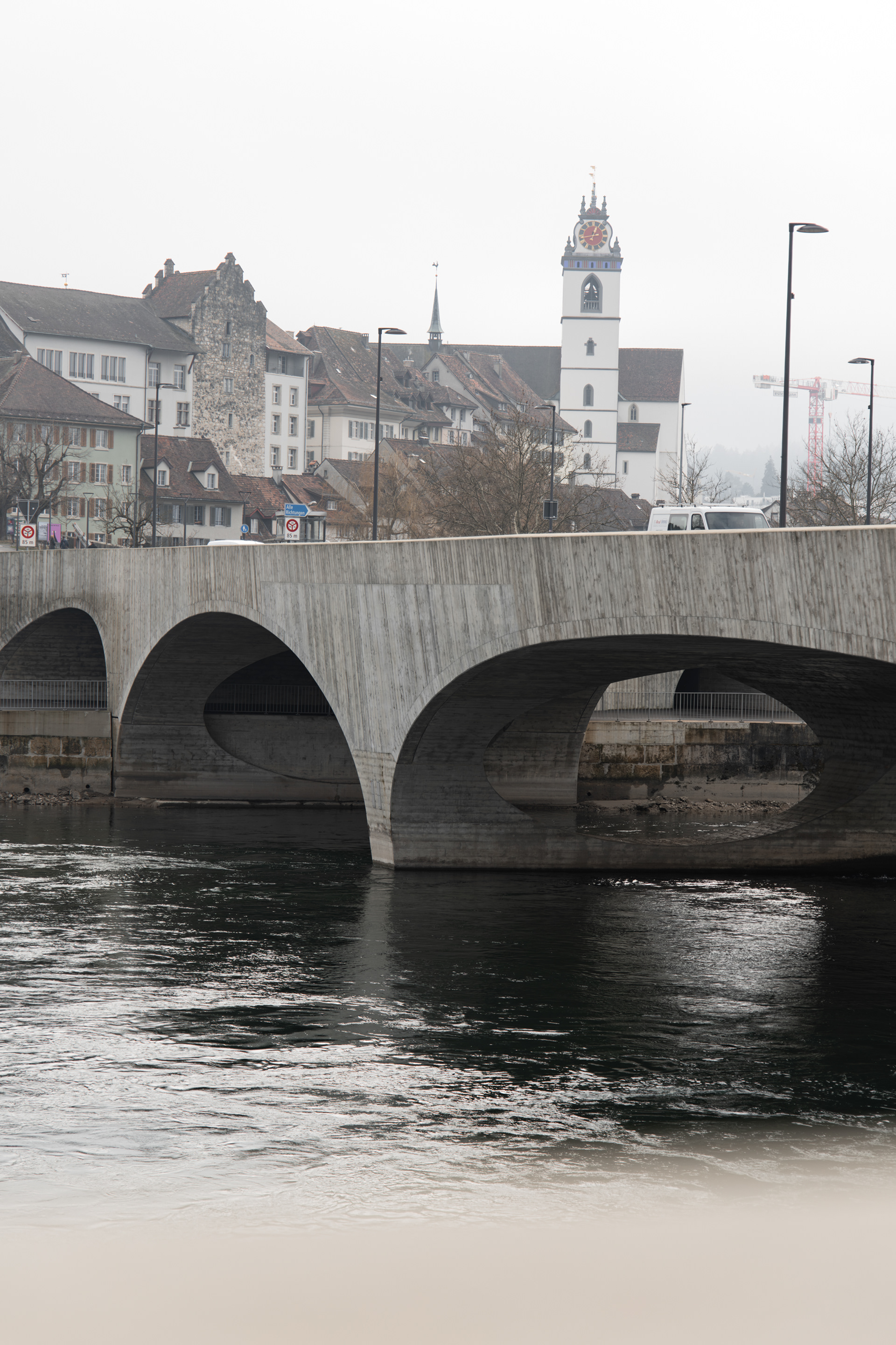 MKPHOTO, Architekturfotograf aus Aarau, Pont Neuf Aarau, Brücke mit Altstadt im Hintergrund. 