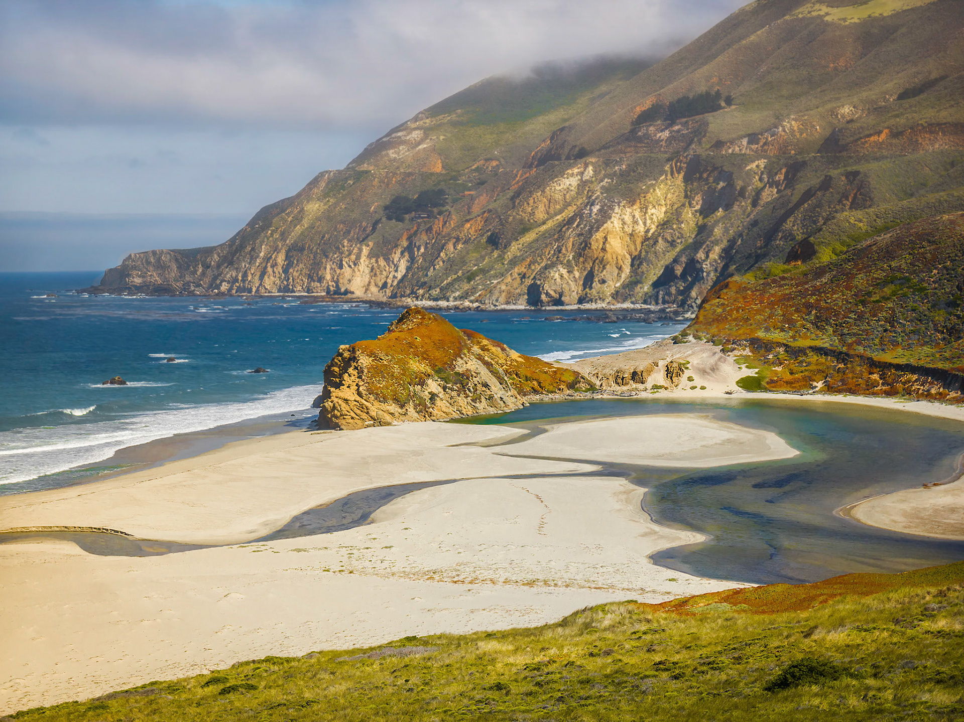 Originally published: http://www.phototraces.com/deconstructing-photo/sunrise-at-little-sur-river-beach-california/