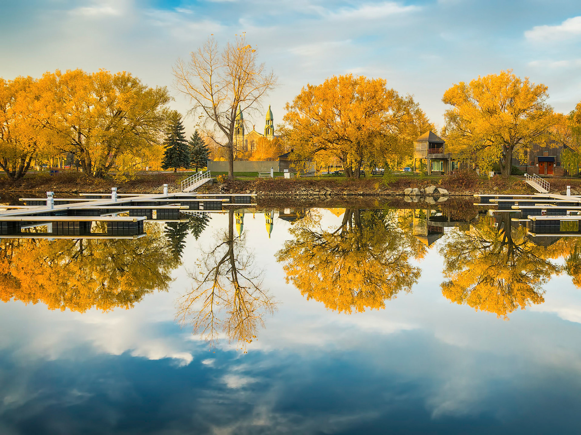 Colrful Reflections (Montreal)