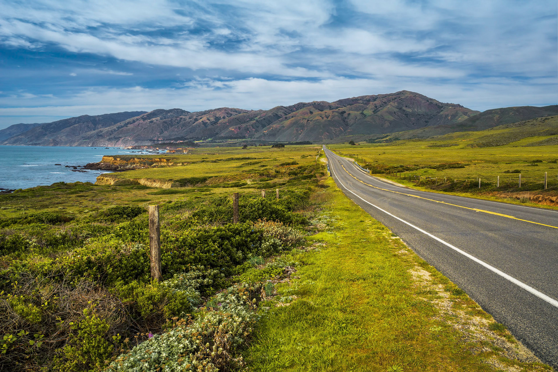 Originally published : 
http://www.phototraces.com/deconstructing-photo/green-road-to-the-mountains-california/