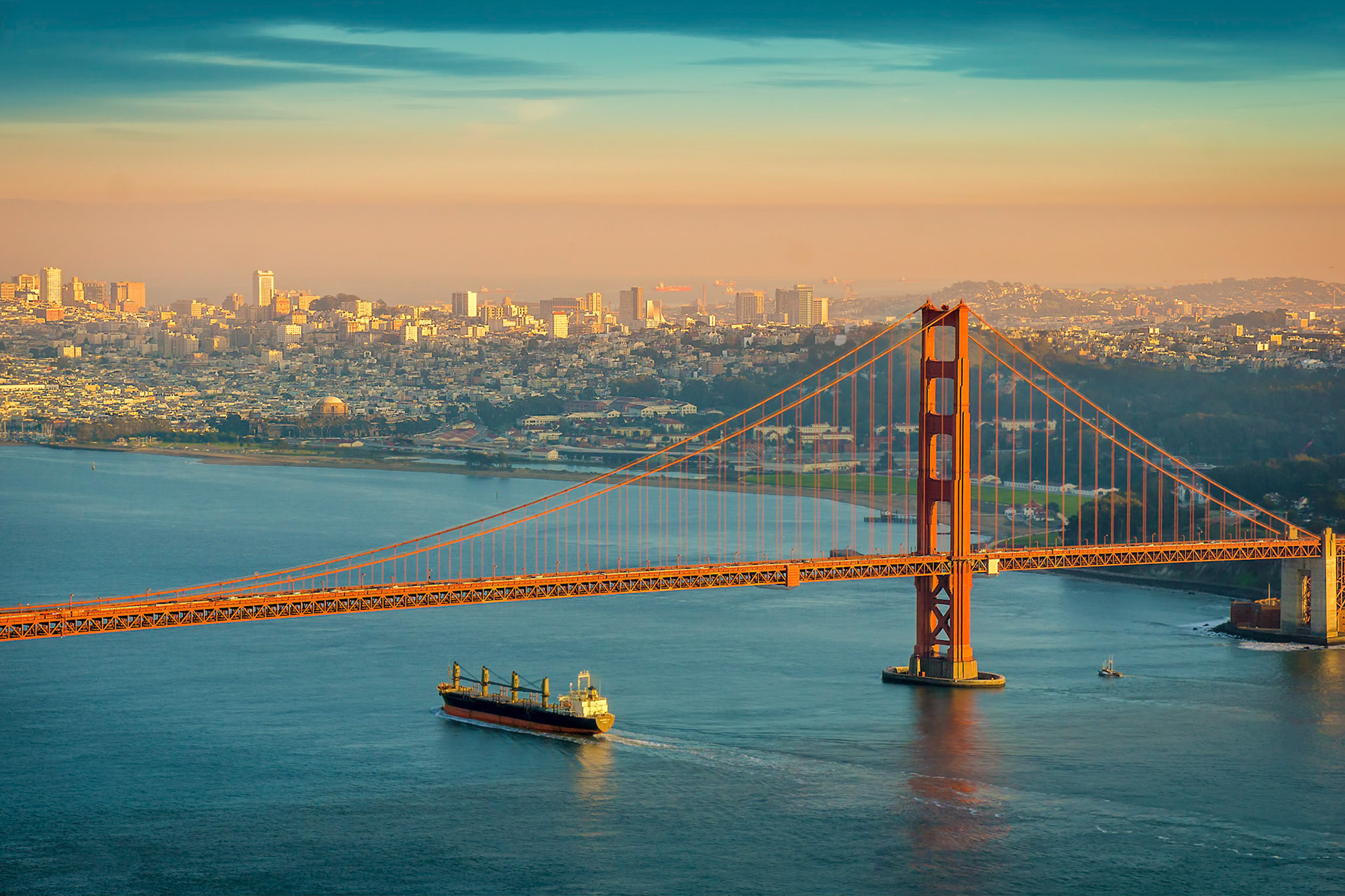 Originally published:
http://www.phototraces.com/deconstructing-photo/sunset-ride-under-the-golden-gate-bridge-california/