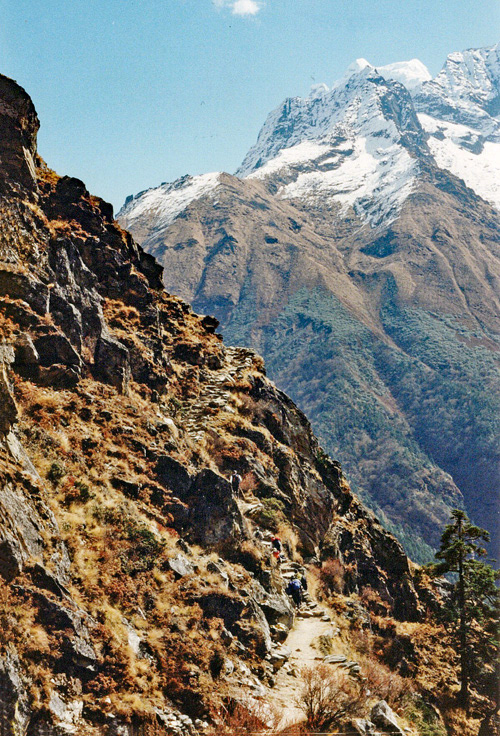 Montée sur Namche Bazar depuis Phakding