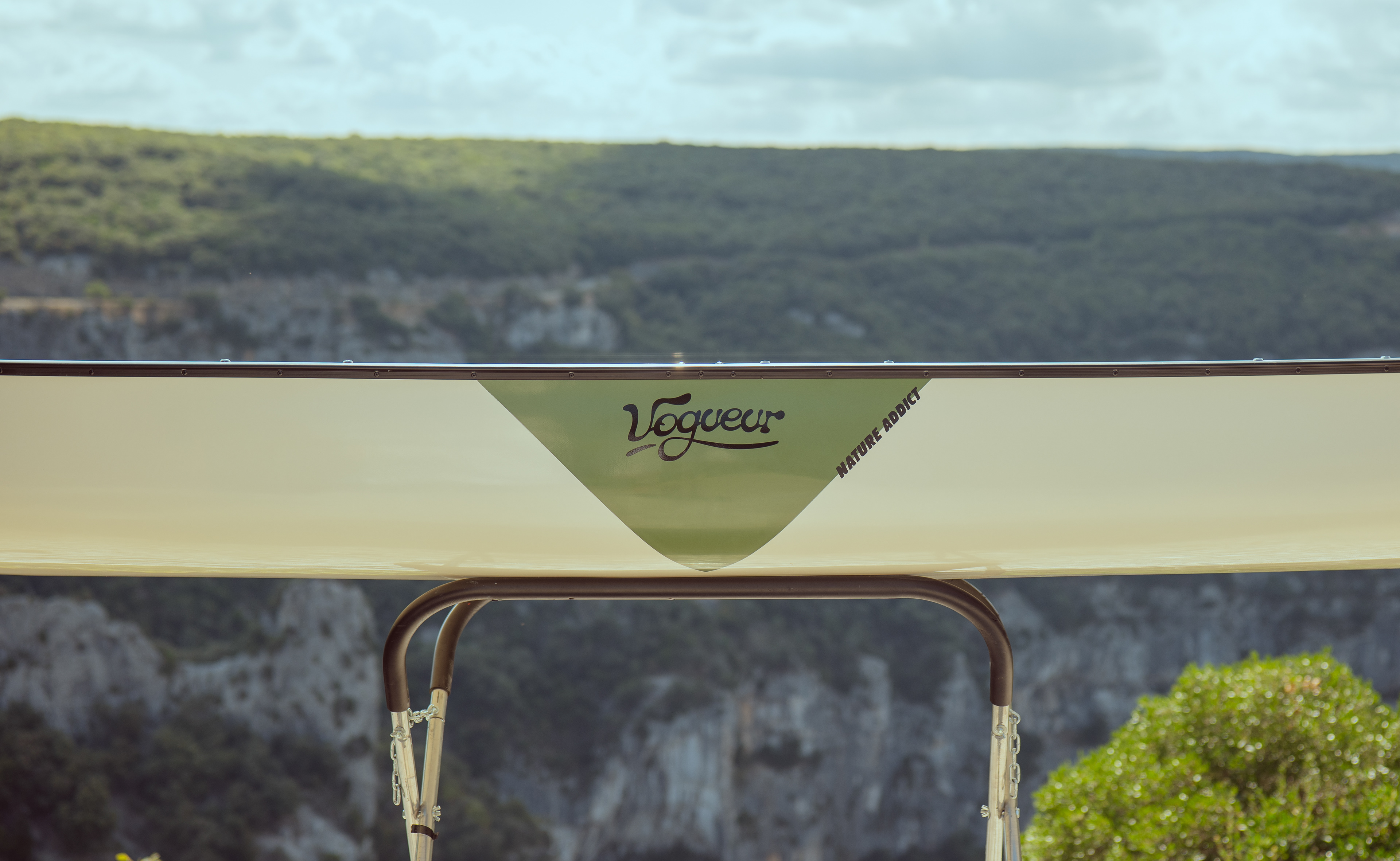 Crème beige et vert olive éclairci